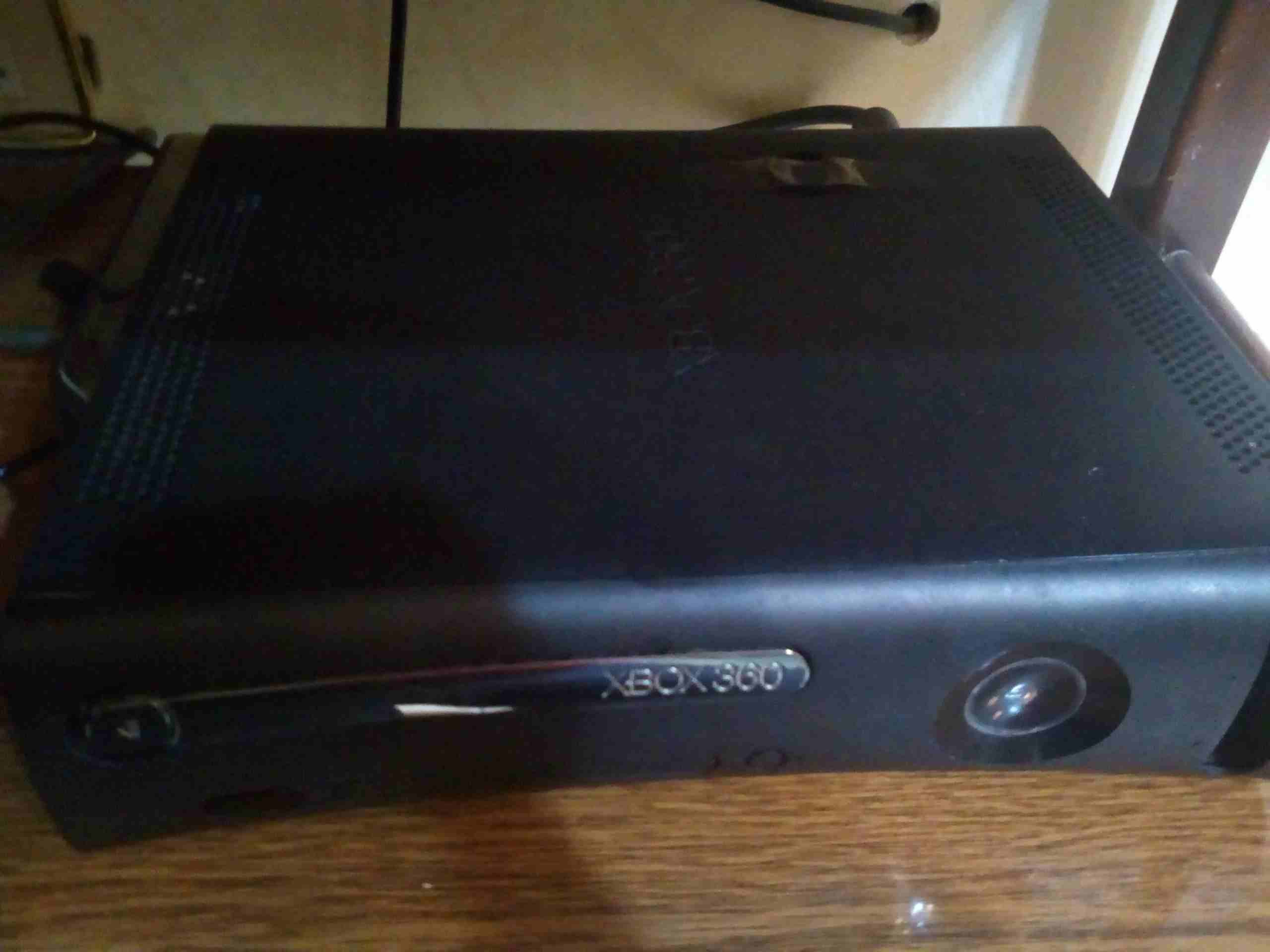 xbox 360 elite used                                            


	 				لا تنسَ أنك شاهدت هذا الإعلان في عنكبوت            
	 				
                            الجهاز تب نضافة اميريكي معاه ايدتين ا...