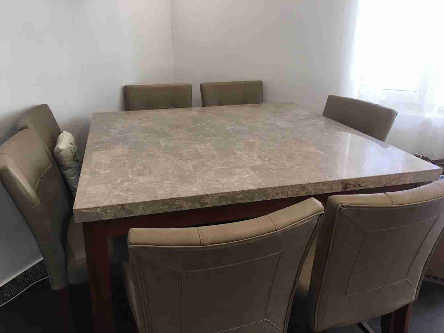 Gorgeous marble dining table and 8 chairs for Sale
لا تنسَ أنك شاهدت هذا الإعلان في عنكبوت
Go...