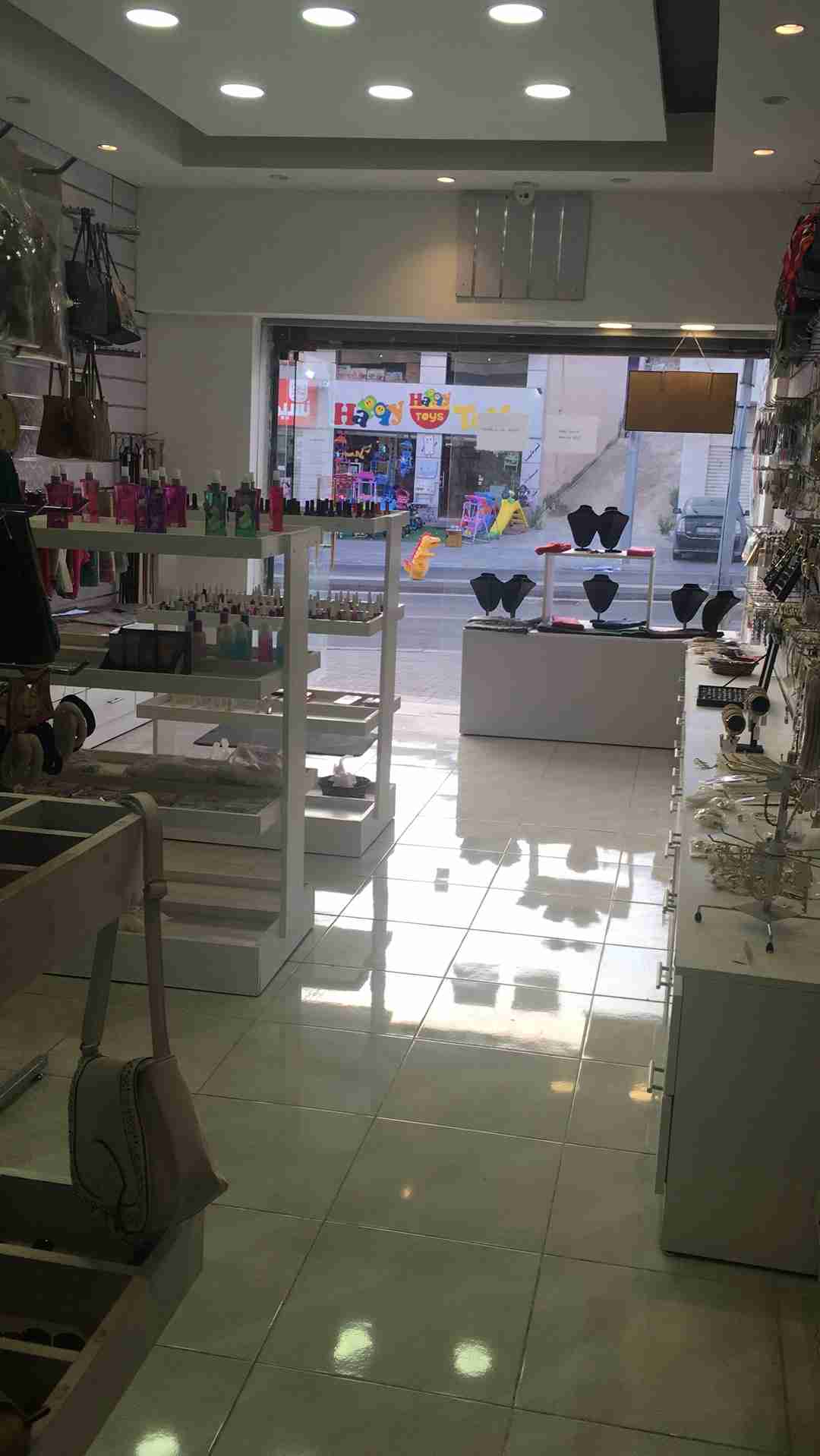 محلين للبيع لعدم التفرغ
لا تنسَ أنك شاهدت هذا الإعلان في عنكبوت
محلين للبيع مع بضاعتهم كامل...
