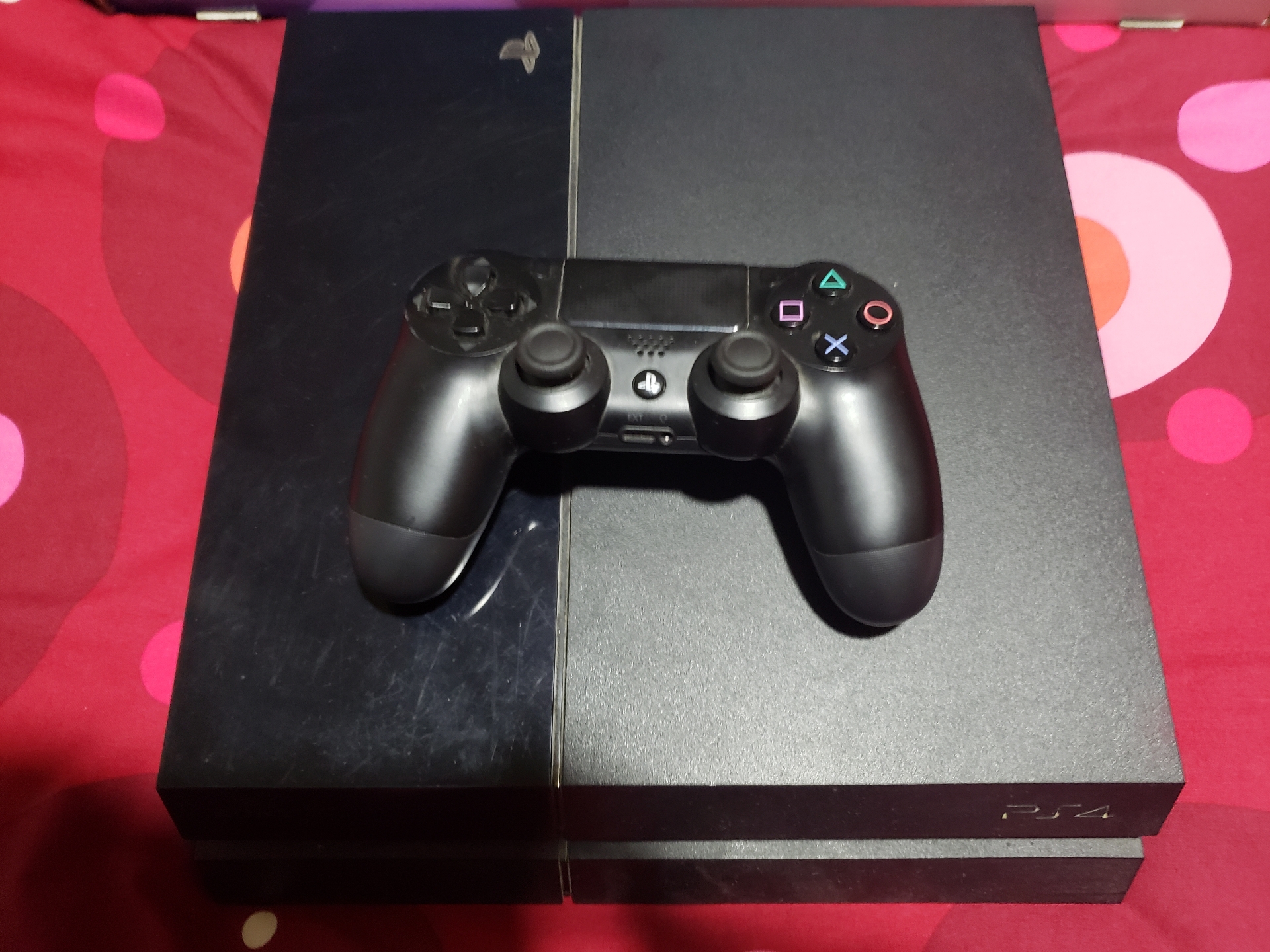 بلايستيشن 4 لقطه ps4 playstation 4                                            


	 				لا تنسَ أنك شاهدت هذا الإعلان في عنكبوت            
	 				
                                الجهاز والإيد شبه...