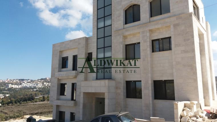 عمارة سكنية للبيع في منطقة الفحيص على 3 شوارع تتكون من 6 شقق                                            


	 				لا تنسَ أنك شاهدت هذا الإعلان في عنكبوت...