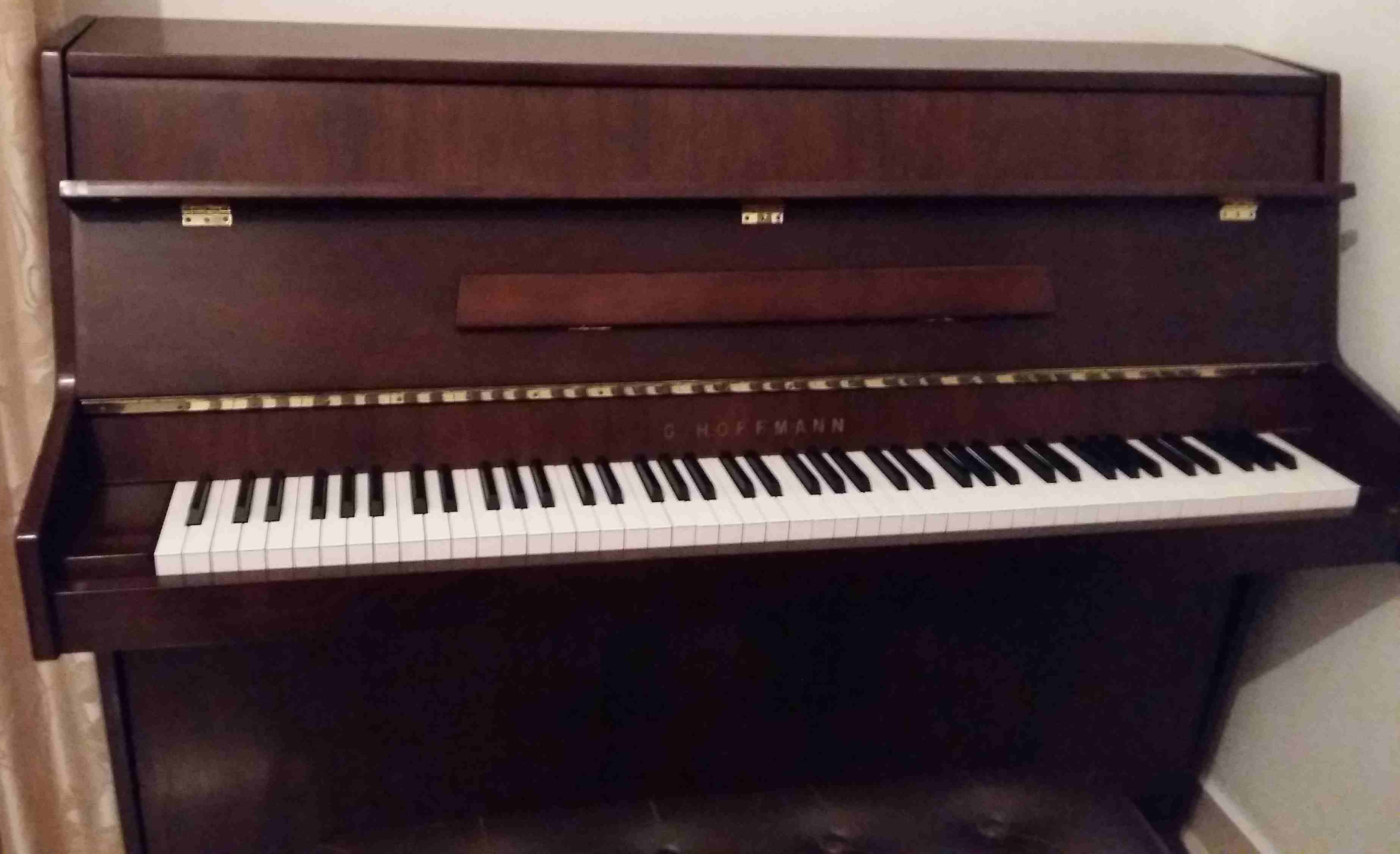 PIANO  German Brand بيانو  ماركة المانية                                            


	 				لا تنسَ أنك شاهدت هذا الإعلان في عنكبوت            
	 				
                            بيانو ماركة الما...