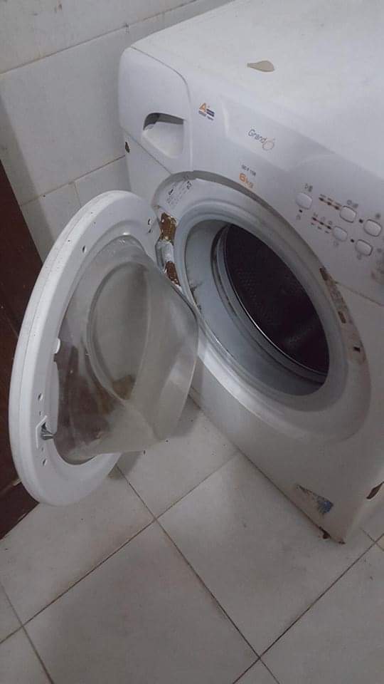 washing machine used in fairly okay condition
لا تنسَ أنك شاهدت هذا الإعلان في عنكبوت
washing...