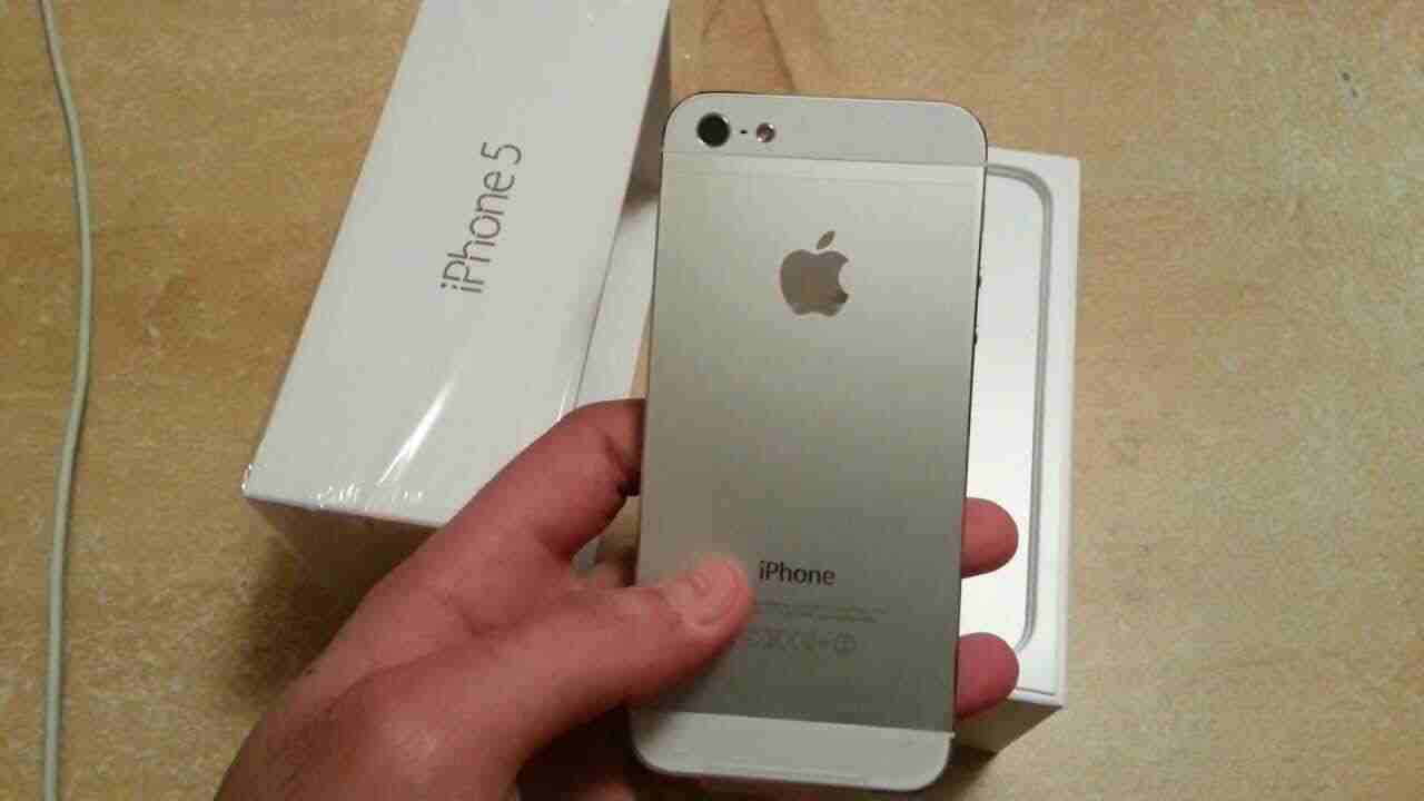 iphone 5s                                            


	 				لا تنسَ أنك شاهدت هذا الإعلان في عنكبوت            
	 				
                            ايفون 5s
16 GB
كرتونه مع كامل اغراضه وشاشة حماي...