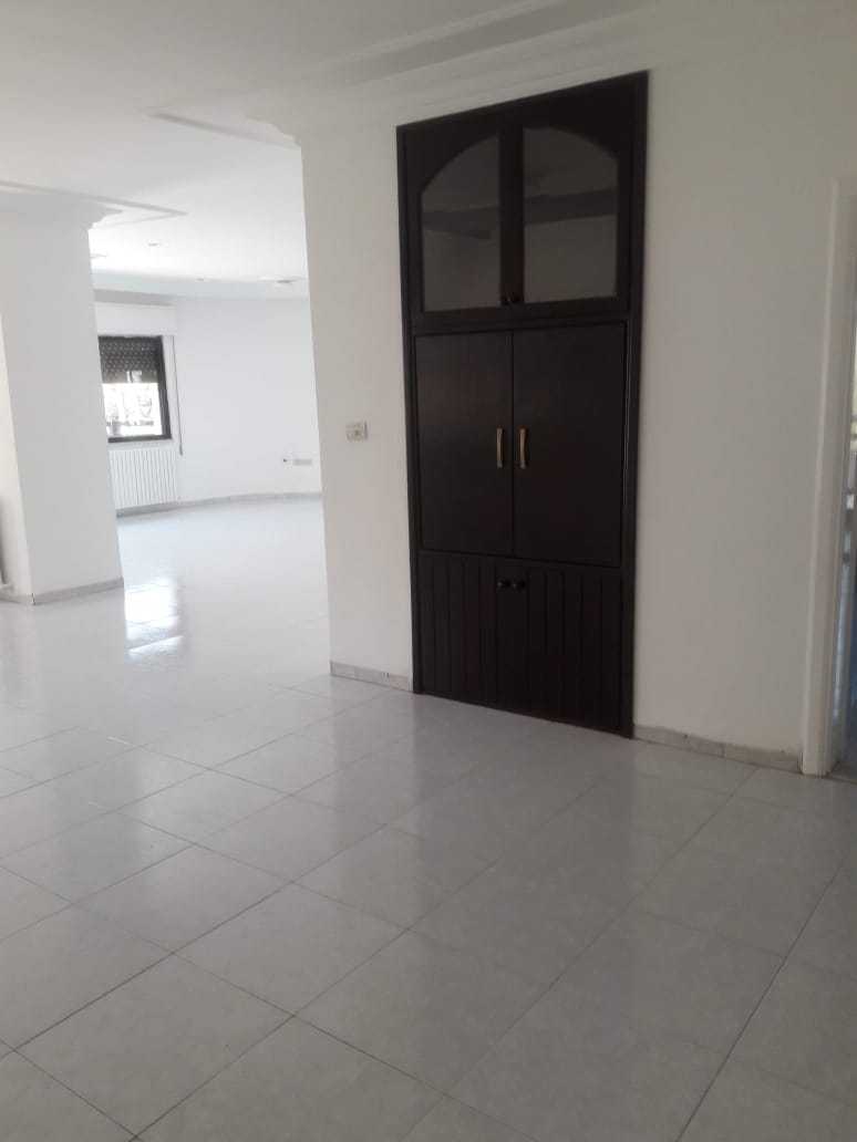 شقه فارغه 220 متر للإيجار في عبدون قرب السفارة البريطانية
لا تنسَ أنك شاهدت هذا الإعلان في عنكبوت...