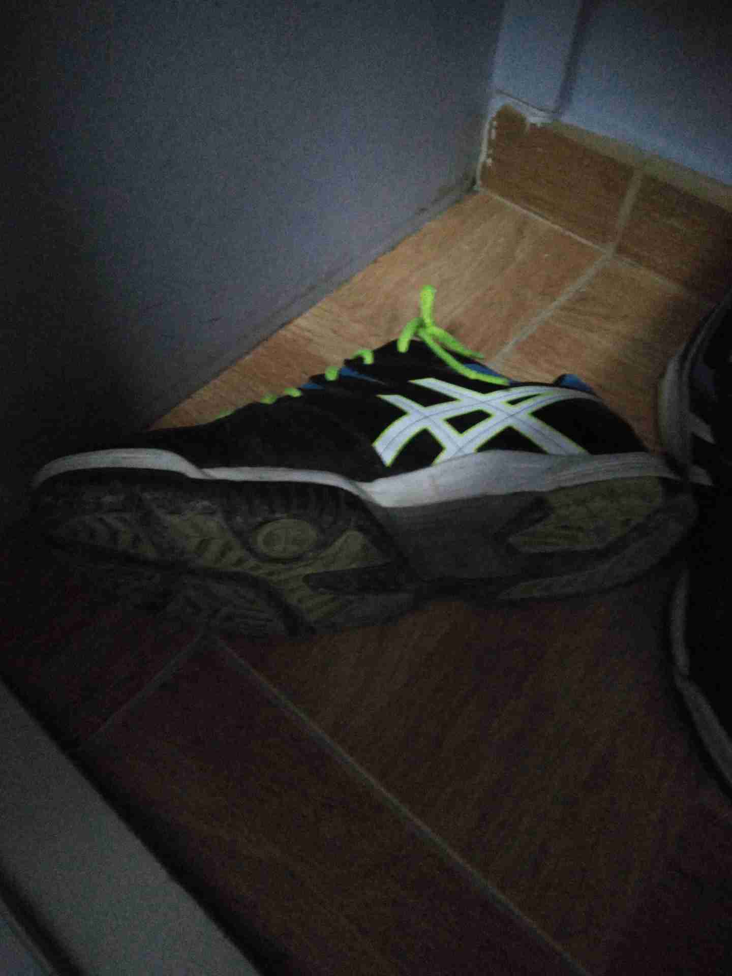 asics running shoes ( Gel-Game).
لا تنسَ أنك شاهدت هذا الإعلان في عنكبوت
البوط مريح جدا ومناس...