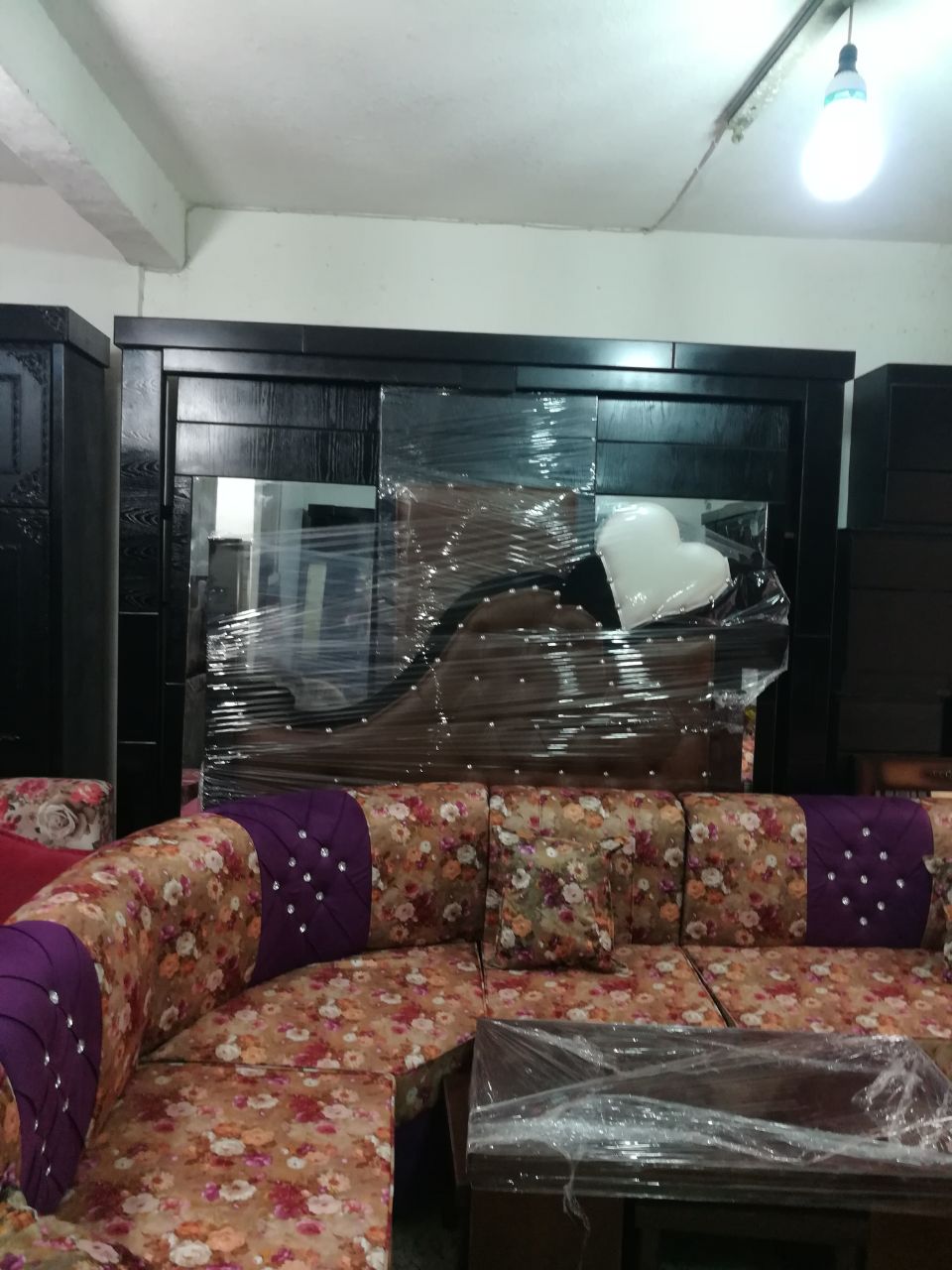 عفش بيت كامل ب 1250 دينار
لا تنسَ أنك شاهدت هذا الإعلان في عنكبوت
أقوى عرض من مفروشات الفروات...