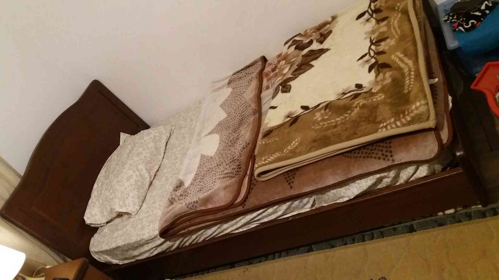 سرير مفرد ونص كومادينا خزائن صغيرة تفصيل
لا تنسَ أنك شاهدت هذا الإعلان في عنكبوت
سرير مفرد...