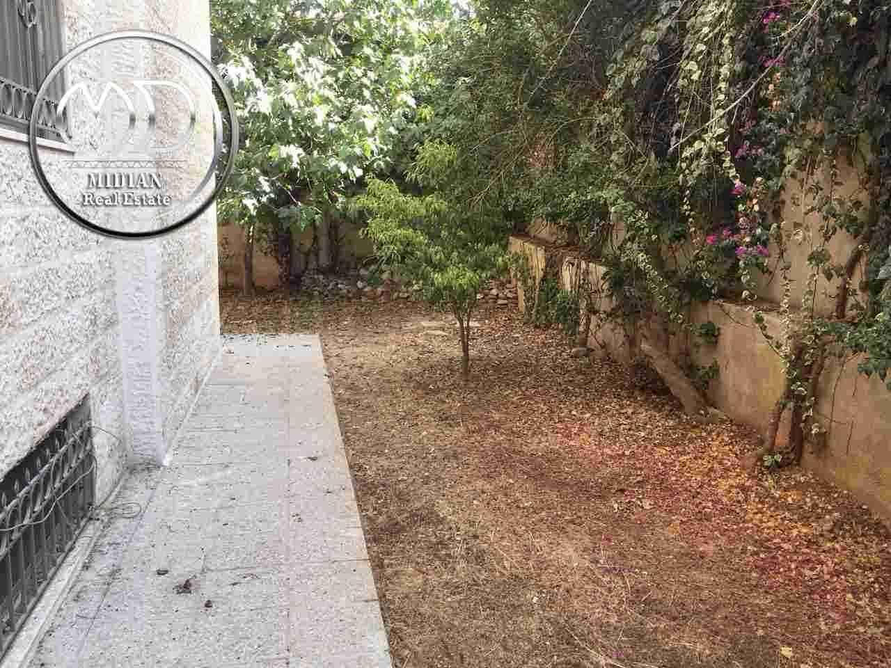 شقه ارضيه دوبلكس 270م للبيع او للايجار ام اذينه خلف زاد الخير
لا تنسَ أنك شاهدت هذا الإعلان في عنكبوت...