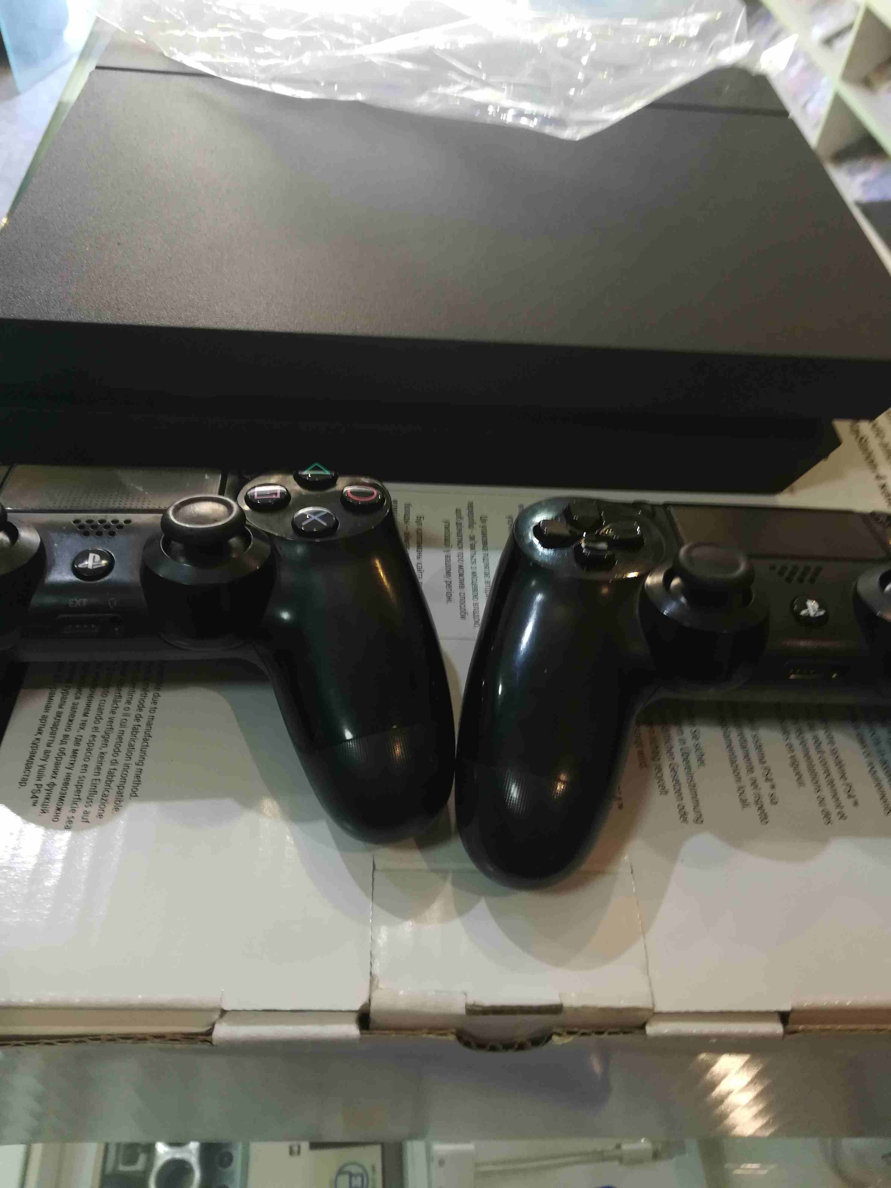 ps4 بحالة الجديد
لا تنسَ أنك شاهدت هذا الإعلان في عنكبوت
-مع الكرتونة...