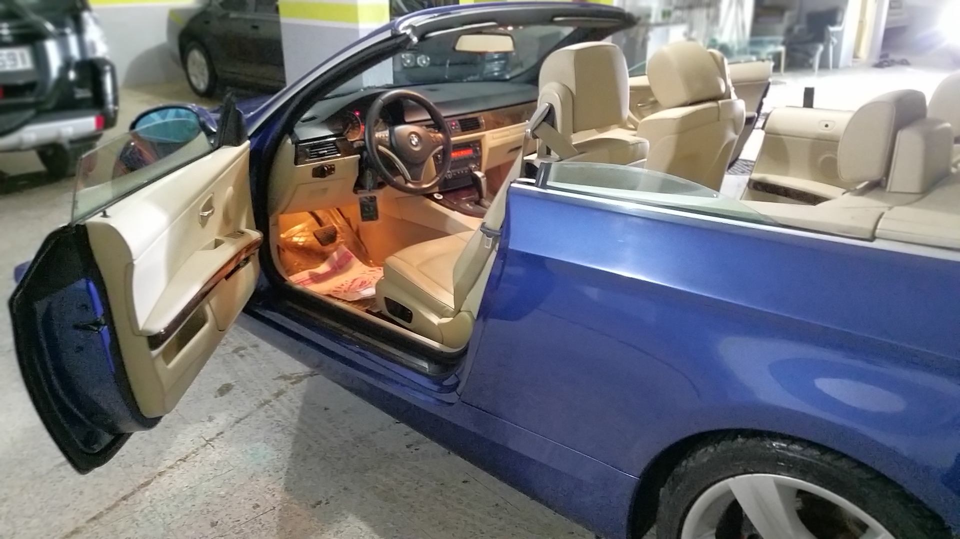 BMW 320 AI 2009
لا تنسَ أنك شاهدت هذا الإعلان في عنكبوت
BMW320AI كوبي فحص 4جيد بحالة ممتازة...