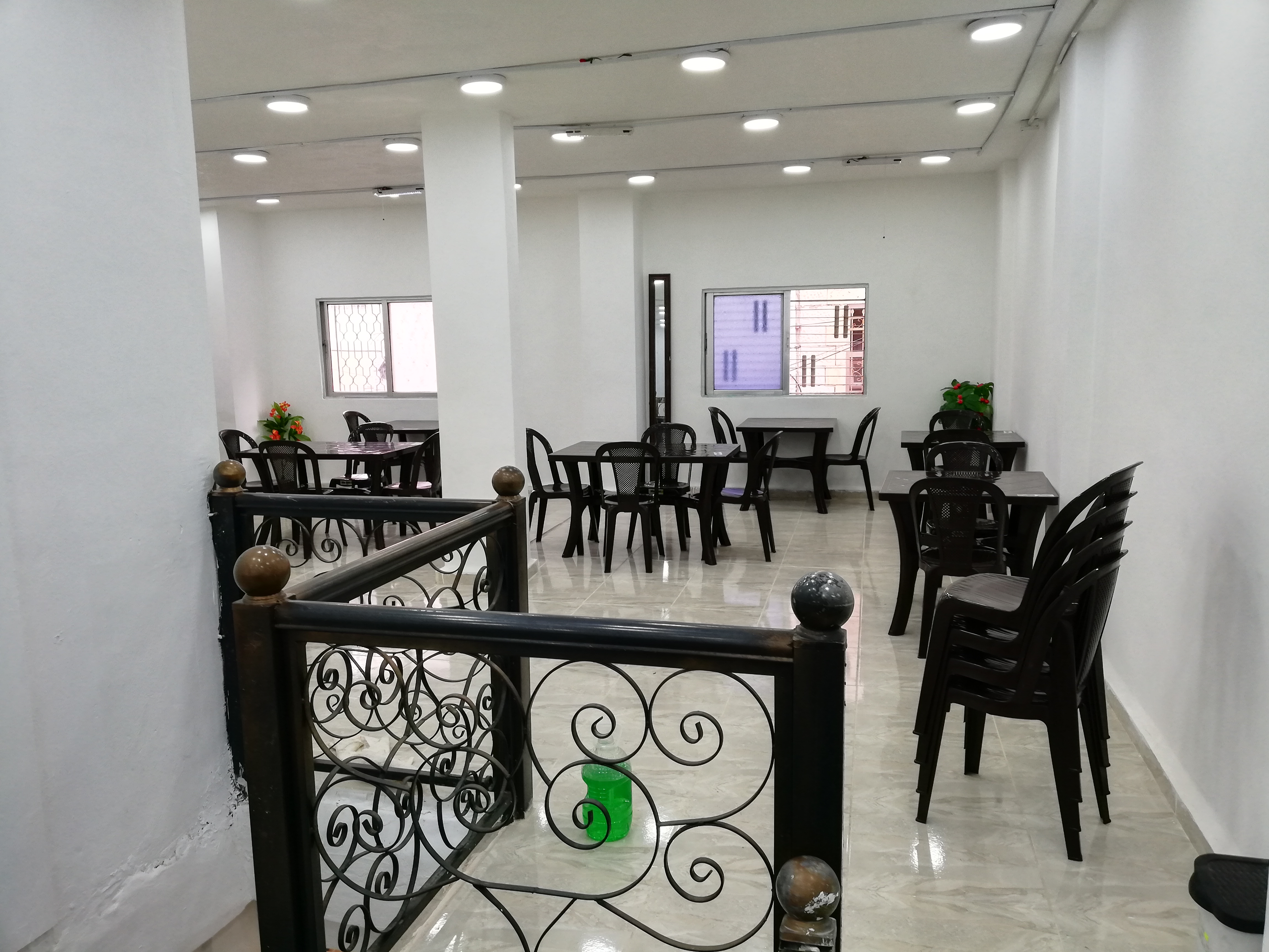 مطعم وملحمه وصاله معهم  ديكورات وتشطيب جديد                                            


	 				لا تنسَ أنك شاهدت هذا الإعلان في عنكبوت            
	 				
                                المطعم مج...