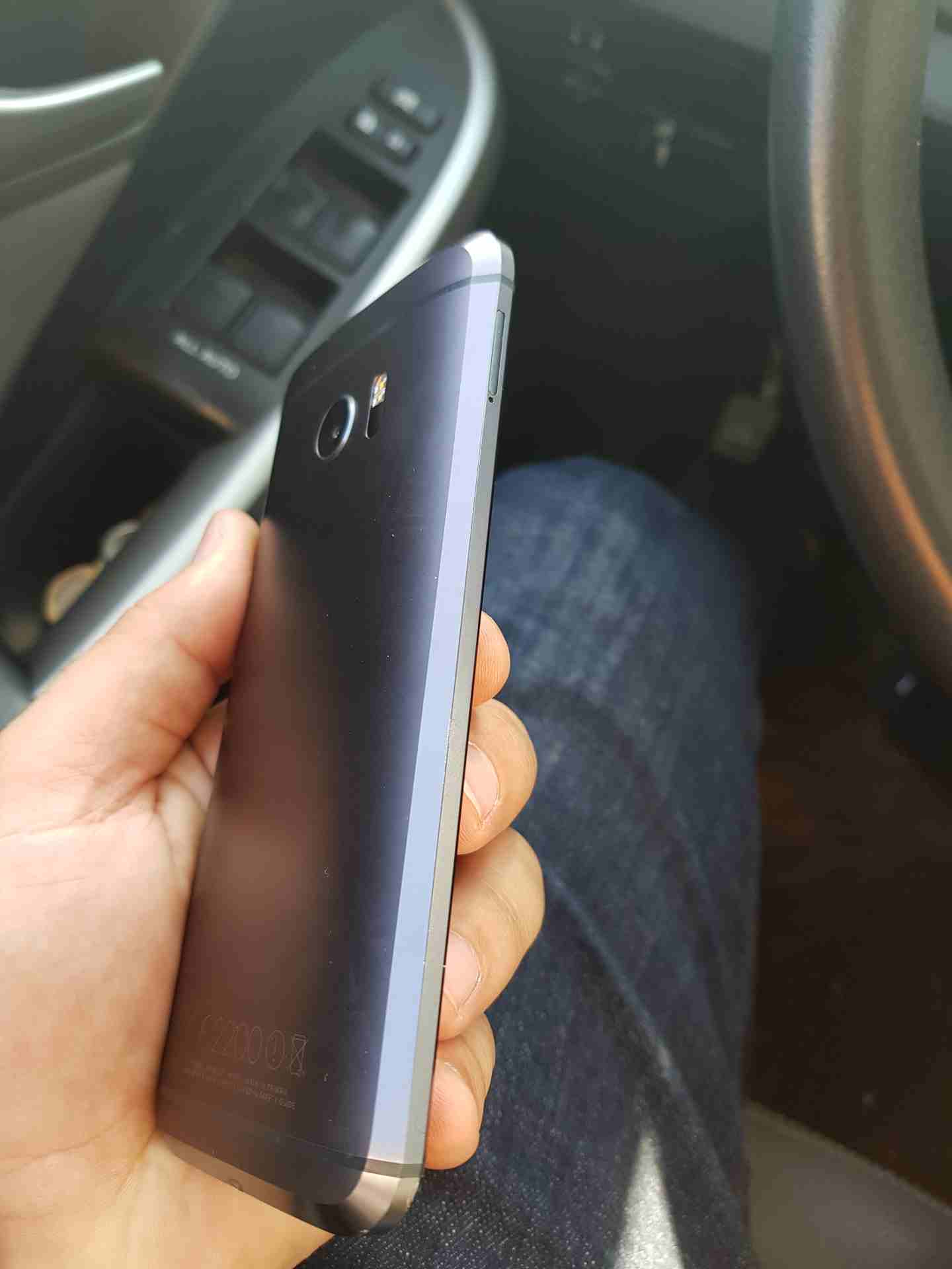 htc m10
لا تنسَ أنك شاهدت هذا الإعلان في عنكبوت
الجهاز نظيف جدا
في نقرة من عند مدخل الشحن فقط...