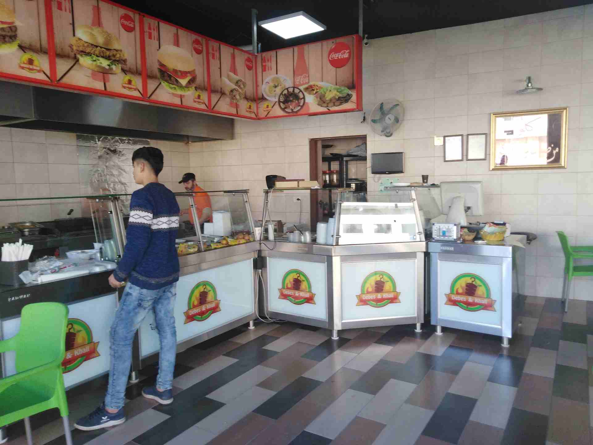 مطعم للبيع بموقع مميز
لا تنسَ أنك شاهدت هذا الإعلان في عنكبوت
بجانب كليه وجامعة ويعمل بشكل بدخل ع...