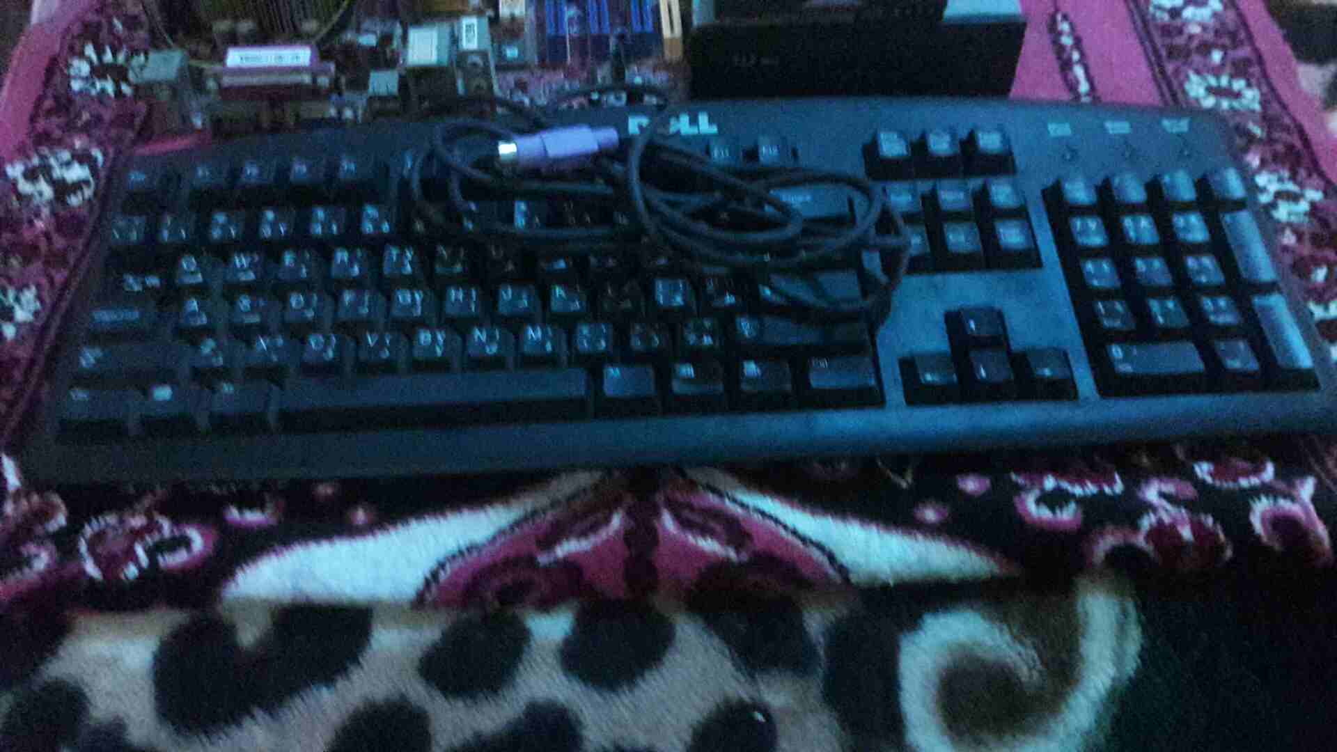 مدر بورد بحالة الوكالة معها كل اشي جاهزة وهاردسك و حافظ وناسخ سيديهات وكيبورد
لا تنسَ أنك شاهدت هذا الإعلان في عنكبوت...