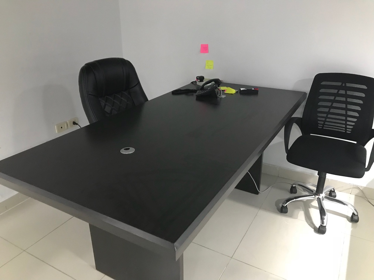 طاولات مكاتب                                            


	 				لا تنسَ أنك شاهدت هذا الإعلان في عنكبوت            
	 				
                                طاولتين مكاتب استعمال شهرين فقط بسعر مغر...