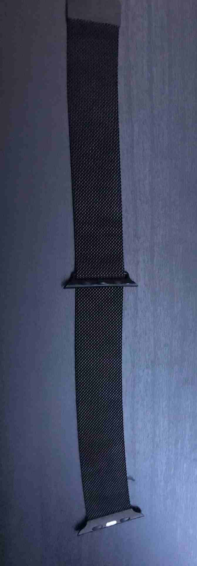 Apple Watch stainless steel band                                            


	 				لا تنسَ أنك شاهدت هذا الإعلان في عنكبوت            
	 				
                            New, no box. 
42mm
Black...