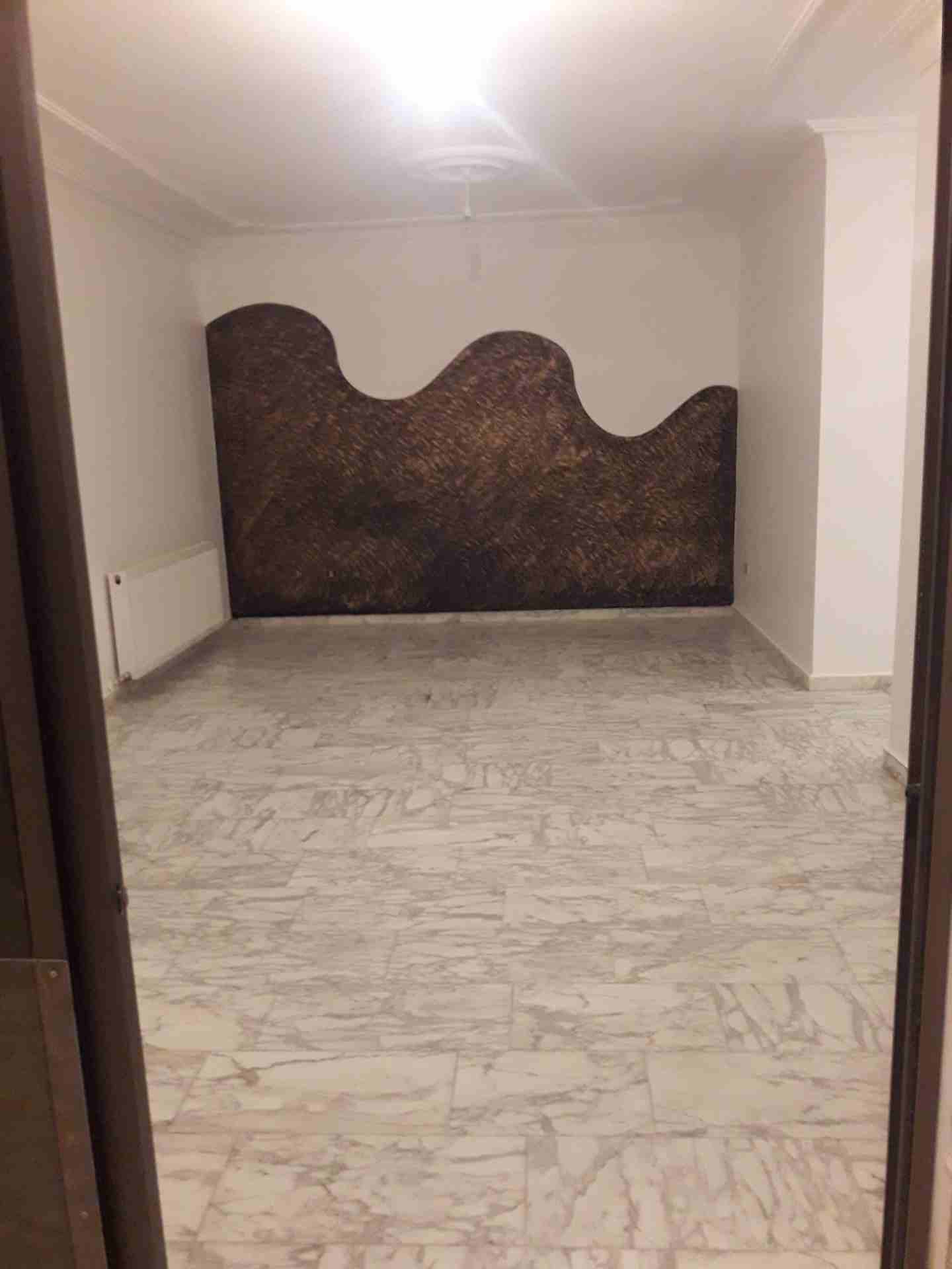 شقة فارغة للايجار في دير غبار
لا تنسَ أنك شاهدت هذا الإعلان في عنكبوت
دير غبار قرب دوار جونيا 170...
