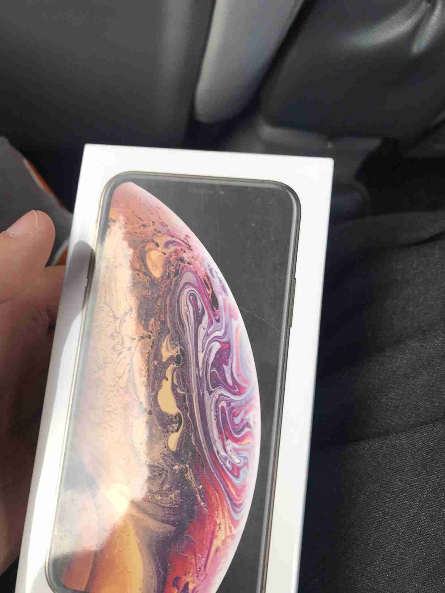 ايفون xs جديد 64 جيجا لون جولد
لا تنسَ أنك شاهدت هذا الإعلان في عنكبوت
الجهاز جديد بالجلاتين...