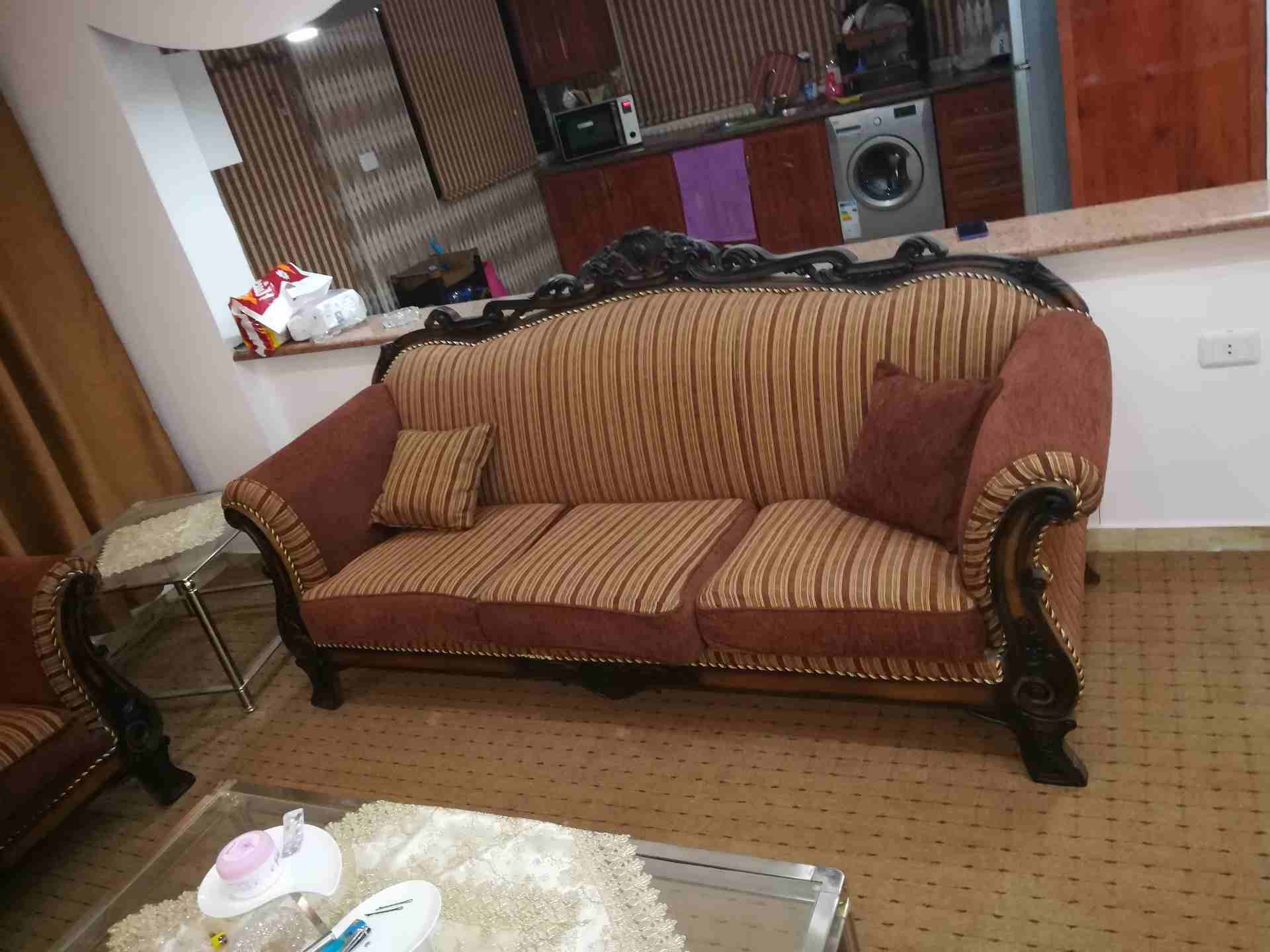 كنب للبيع مع اسكملاتو                                            


	 				لا تنسَ أنك شاهدت هذا الإعلان في عنكبوت            
	 				
                                طقم كنب زان بلوط للبيع مع اسكمل...