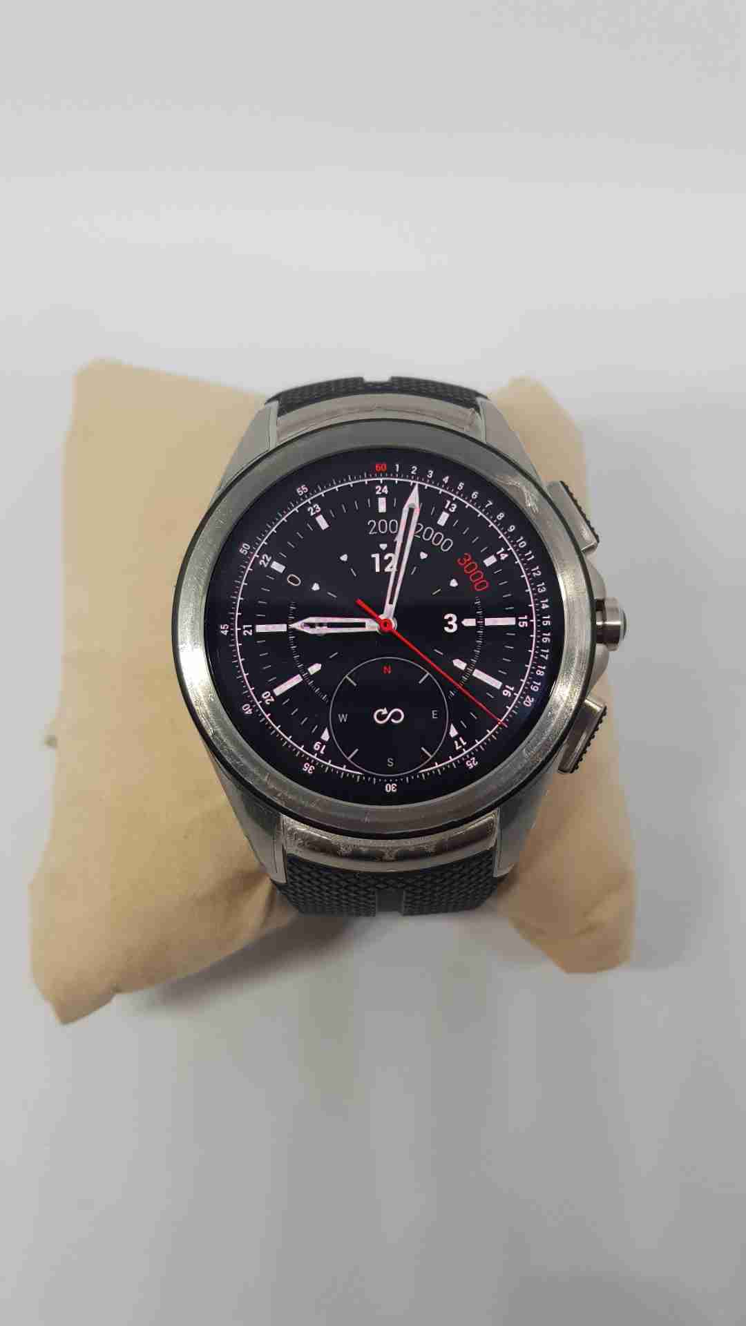 LG URBANE 2 SMART WATCH
display unit
لا تنسَ أنك شاهدت هذا الإعلان في عنكبوت
LG URBANE 2 SMA...