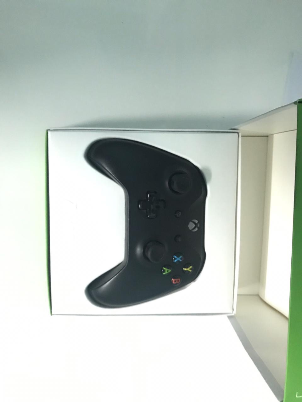 دراع xbox
لا تنسَ أنك شاهدت هذا الإعلان في عنكبوت
دراع xbox زي الجديد...