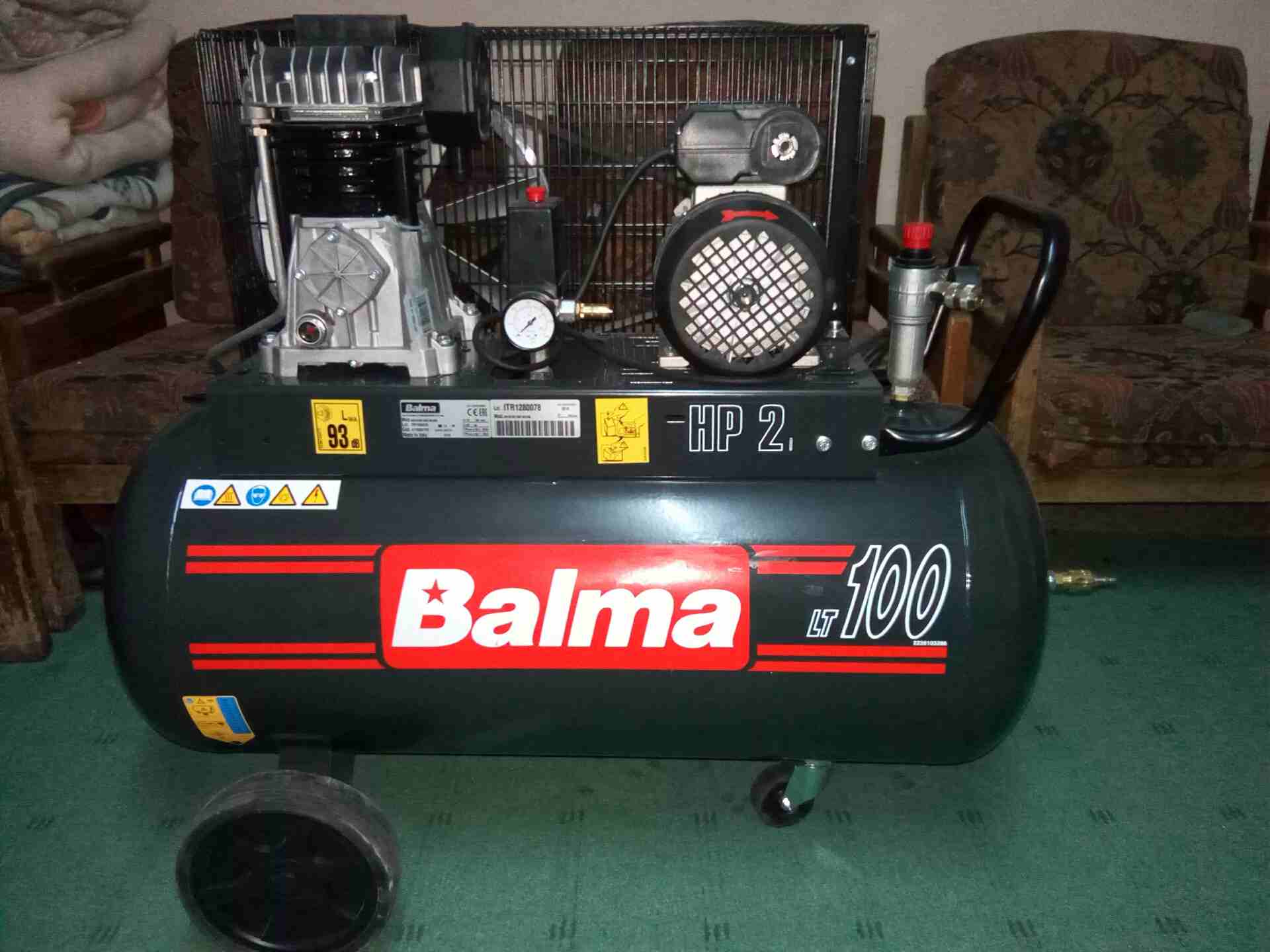 كمبريسر هوا ايطالي 100 لتر للبيع 340 دينار غابل لتفاوظ للاستفسار 0796068848                                            


	 				لا تنسَ أنك شاهدت هذا الإعلان في عنكبوت...
