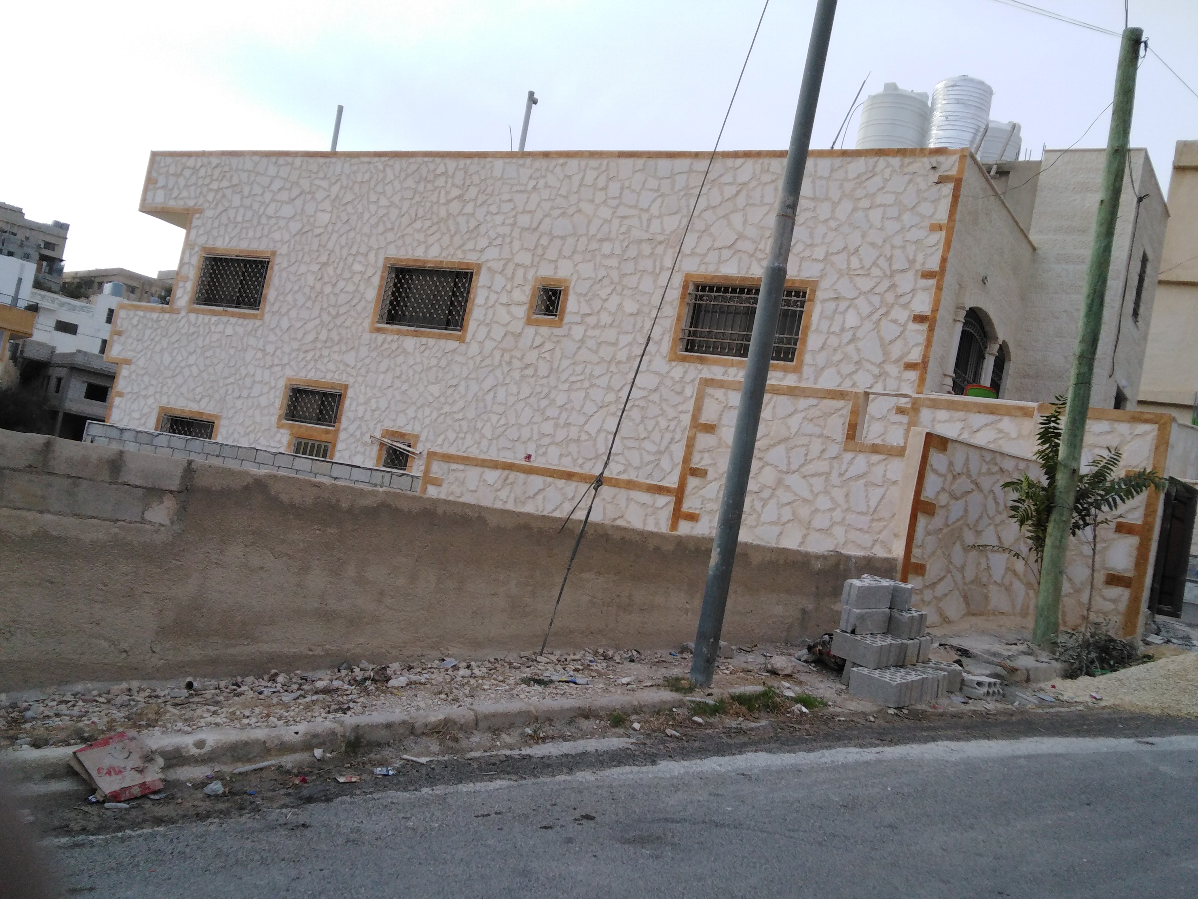 تركيب الشحف                                            


	 				لا تنسَ أنك شاهدت هذا الإعلان في عنكبوت            
	 				
                                وتركيب شحف بكافه الديكورات  ثمانيه تنكات...