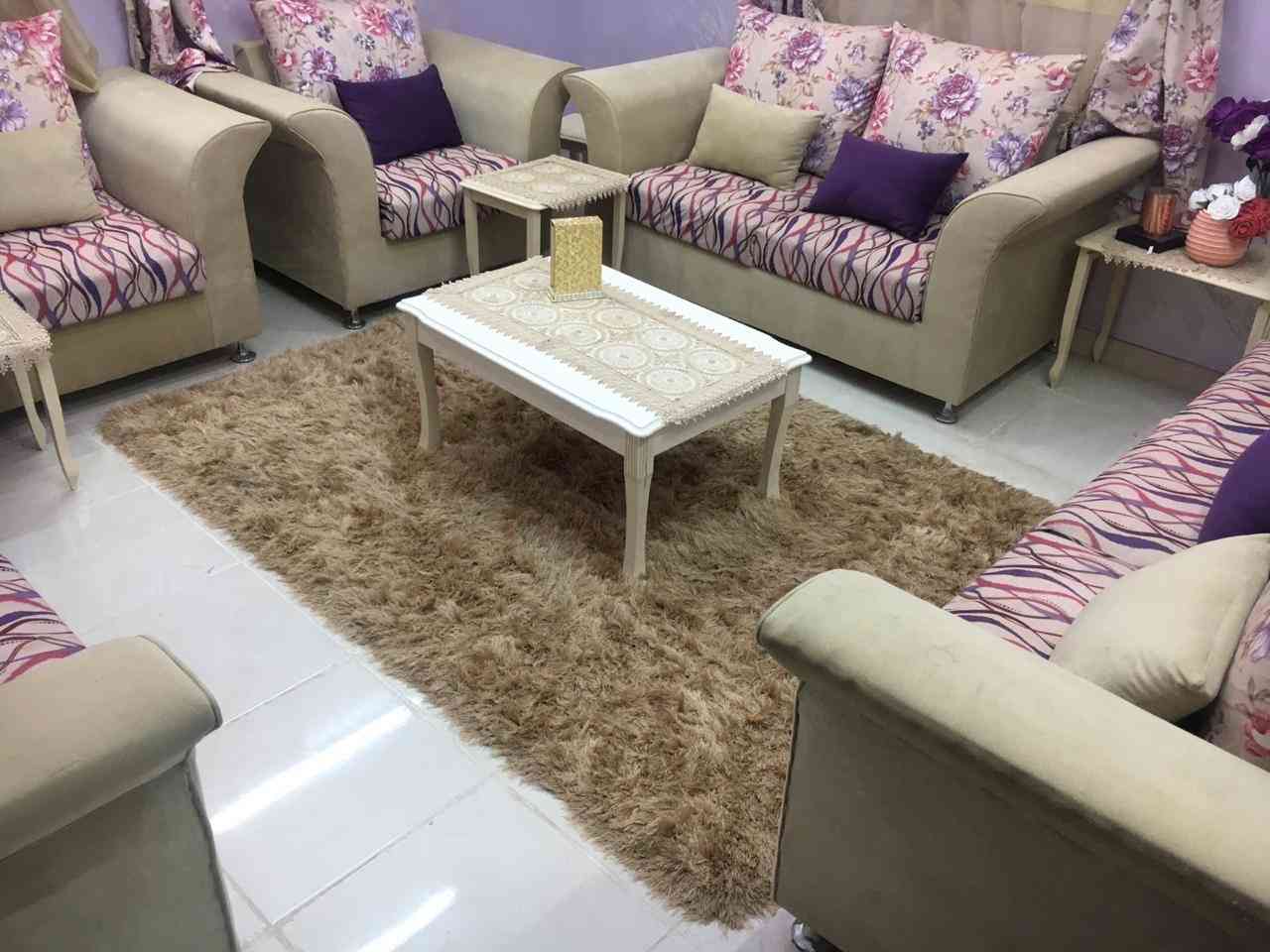 كنب للبيع                                            


	 				لا تنسَ أنك شاهدت هذا الإعلان في عنكبوت            
	 				
                                كنب كرسين ل ثلاثه اشخاص وكرسي ل شخصين وكرسي...