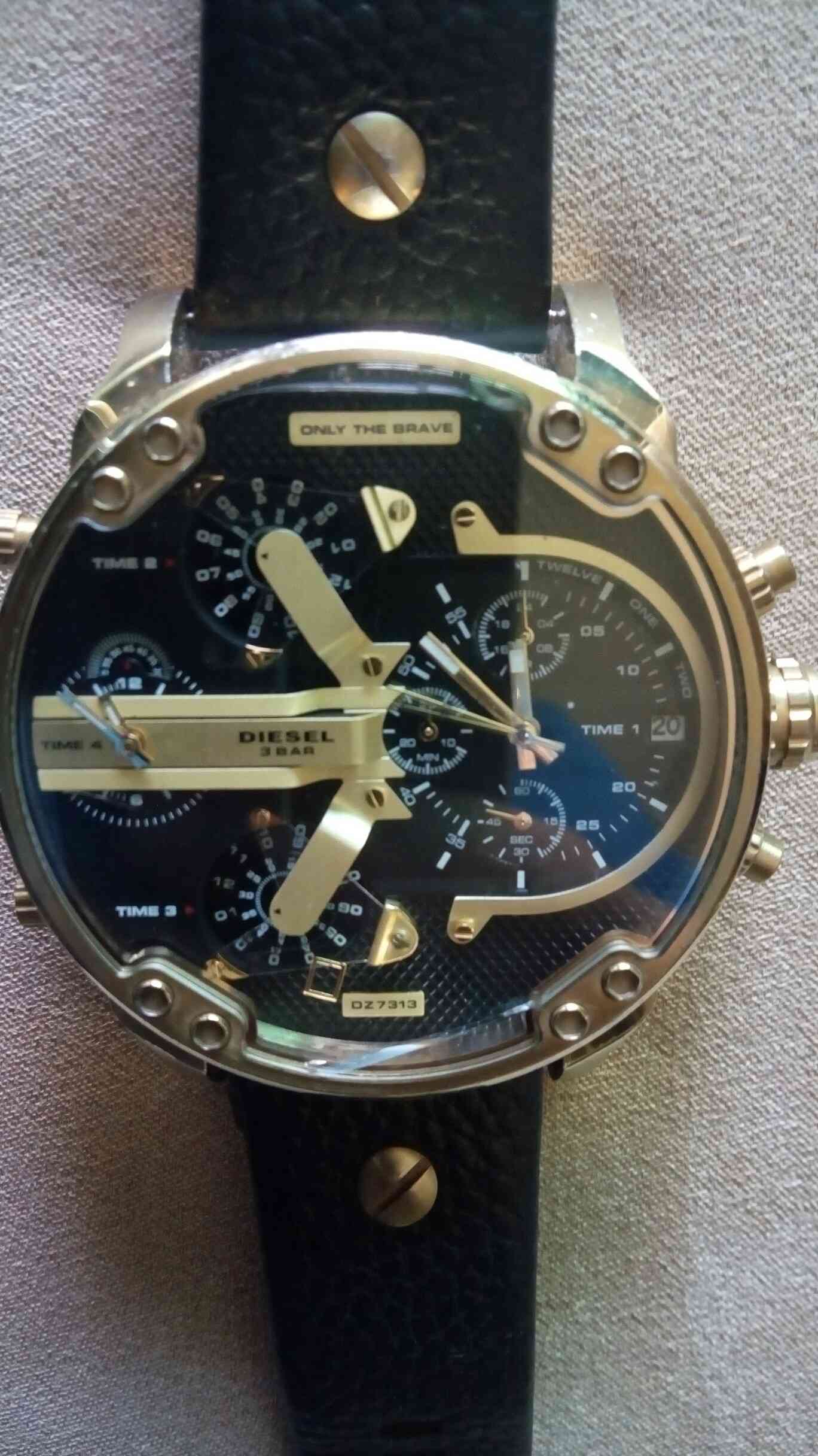ساعة diesel DZ 7313 اصلي 100% بسعر مغري جدااااا
لا تنسَ أنك شاهدت هذا الإعلان في عنكبوت
ساعة...