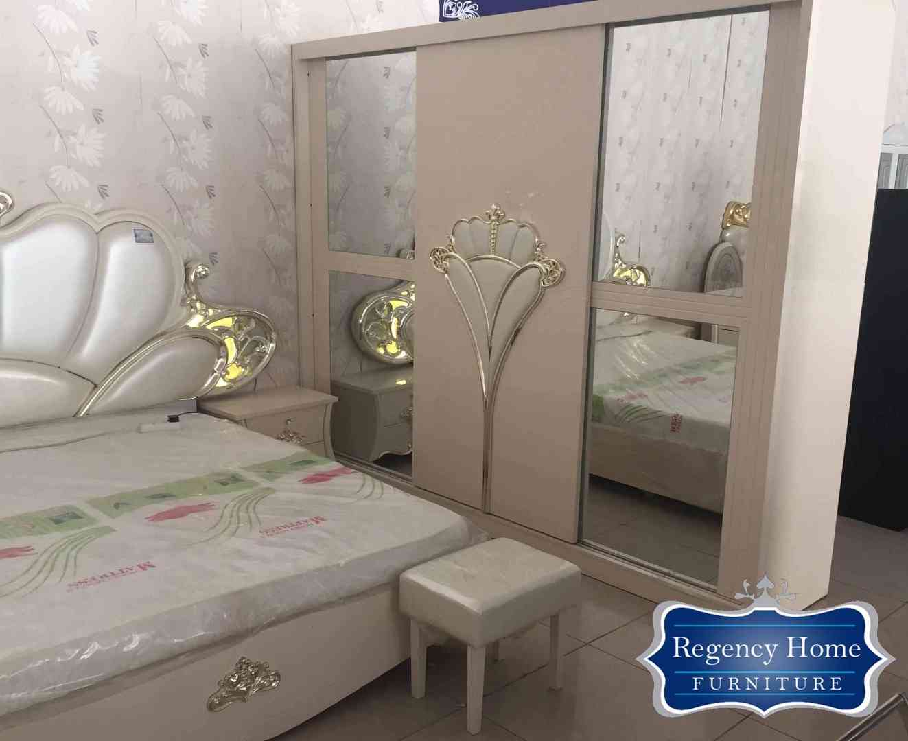غرفة نوم مودرن بلمسات كلاسيكية
لا تنسَ أنك شاهدت هذا الإعلان في عنكبوت
للبيع غرفة نوم مودرن ج...