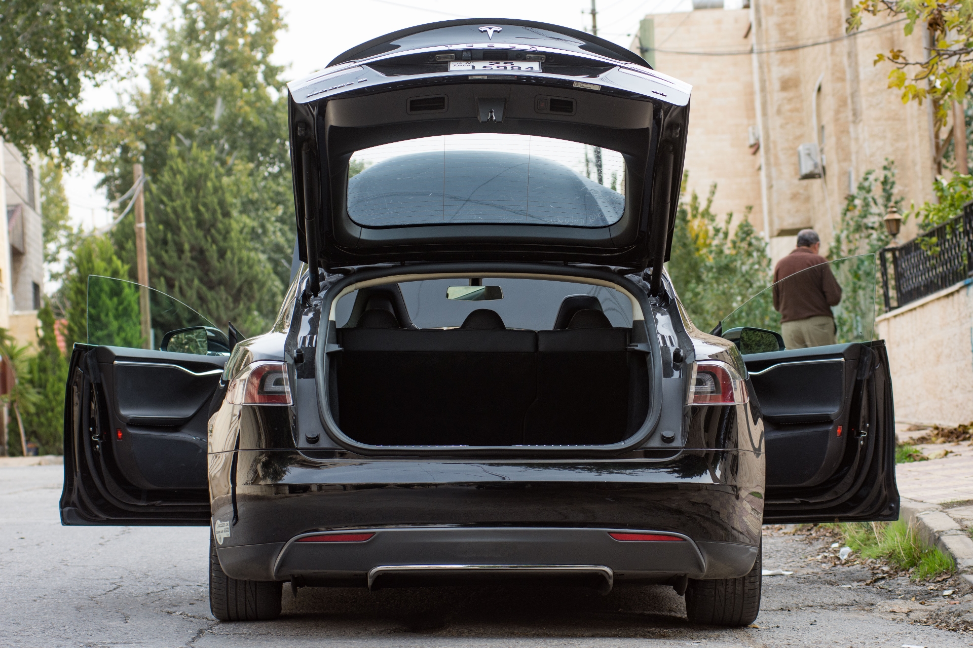 Tesla 85 تسلا 85 فحص كامل
لا تنسَ أنك شاهدت هذا الإعلان في عنكبوت
Tesla model s 85
Full Panor...