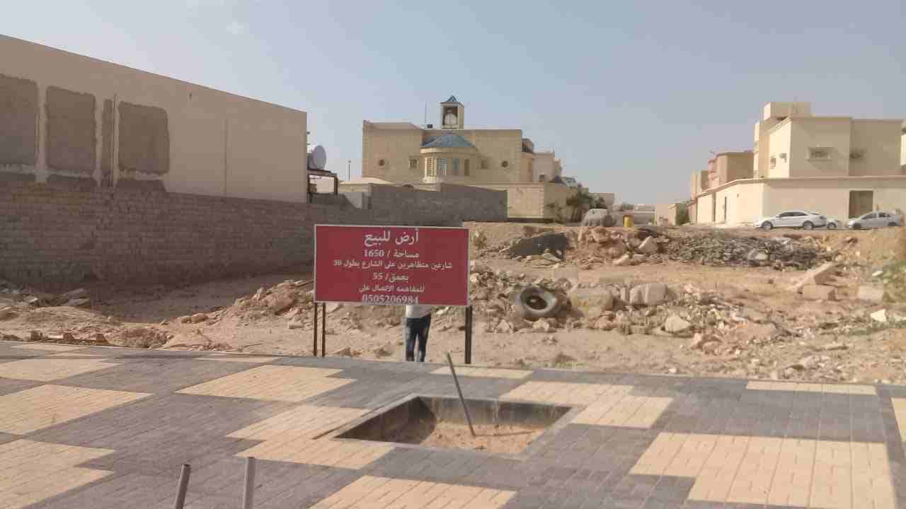 أرض للبيع                                            


	 				لا تنسَ أنك شاهدت هذا الإعلان في عنكبوت            
	 				
                            أرض للبيع على طريق الشفا ديراب  مساحه / 1650 مت...