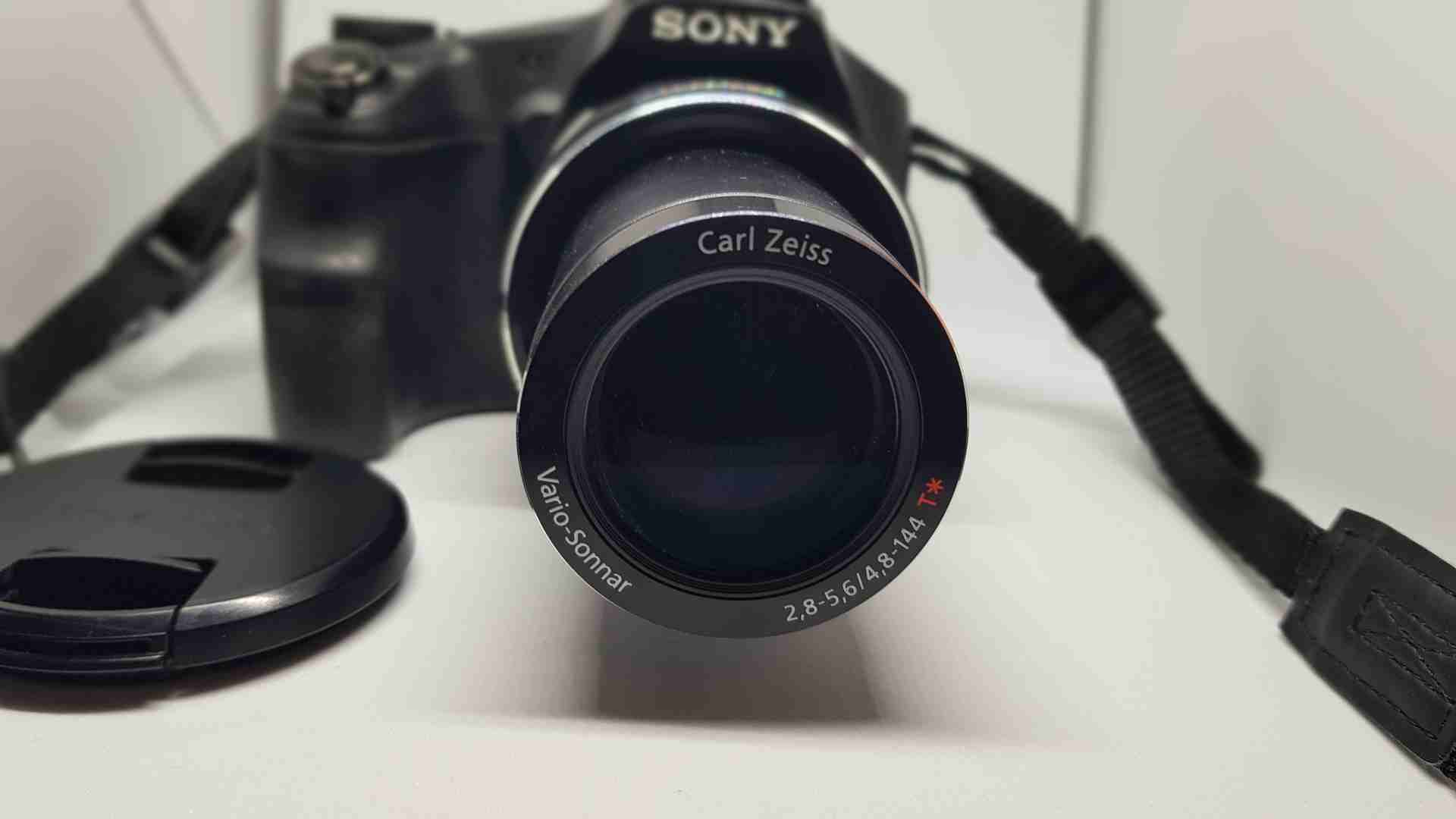 Sony Cyber-shot DSC-HX200V 18.2 MP 30X optical zoom
IN EXCELLENT CONDITION
لا تنسَ أنك شاهدت هذا الإعلان في عنكبوت...