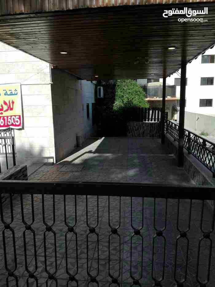 شقة ارضية مفروشة للايجار في موقع مميز بين عبدون والصويفيه وديرغبار بأفضل الاسعار
لا تنسَ أنك شاهدت هذا الإعلان في عنكبوت...