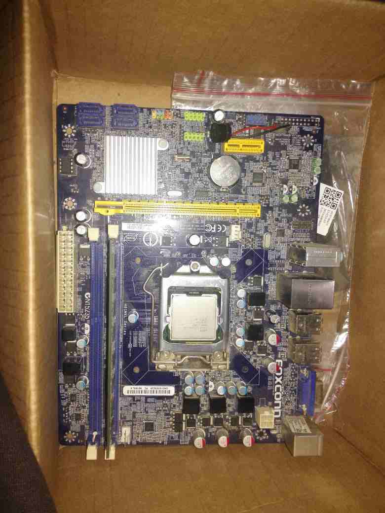 مذربورد جيل ثالث بتتحمل لحد i7-3770k                                            


	 				لا تنسَ أنك شاهدت هذا الإعلان في عنكبوت            
	 				
                            للبيع مذربورد foxcon...