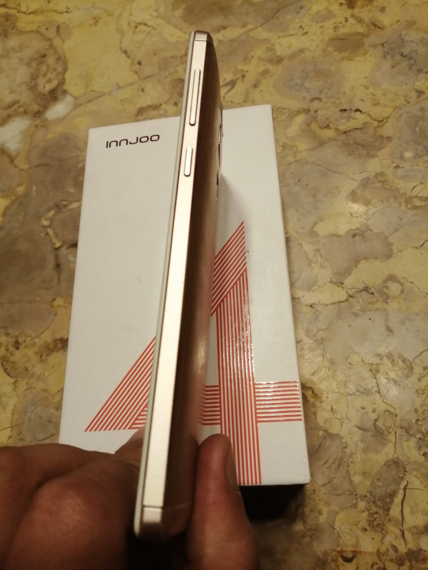 Innjoo 4 للبيع كامل الملحقات                                            


	 				لا تنسَ أنك شاهدت هذا الإعلان في عنكبوت            
	 				
                                Innjoo 4 للبيع كامل المل...