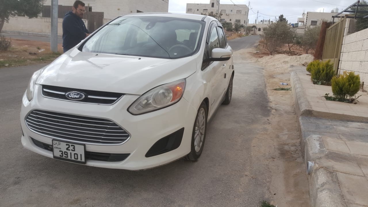 فورد cmax فحص كامل 2013
لا تنسَ أنك شاهدت هذا الإعلان في عنكبوت
تب نظافه
شاشه كبيره
كاميرا...