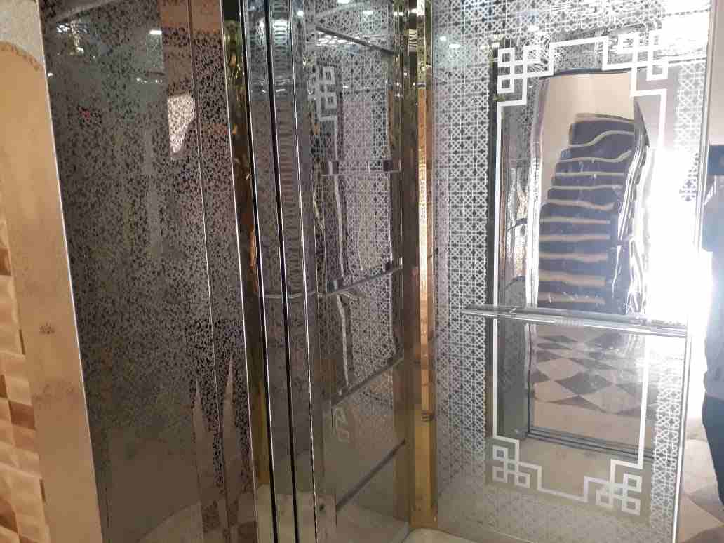 شقة للبيع طابق شبه ارضي مع ترس واسعة بمساحة 150م وغرفة غسيل .... بالقرب من الخدم                                            


	 				لا تنسَ أنك شاهدت هذا الإعلان في عنكبوت...