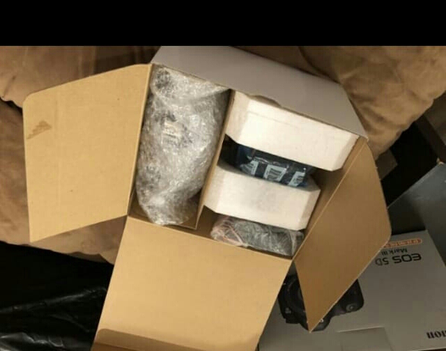 كاميرا كانون مستعمله مرتين D5
لا تنسَ أنك شاهدت هذا الإعلان في عنكبوت
كاميرا كانون D5 مستعمل...