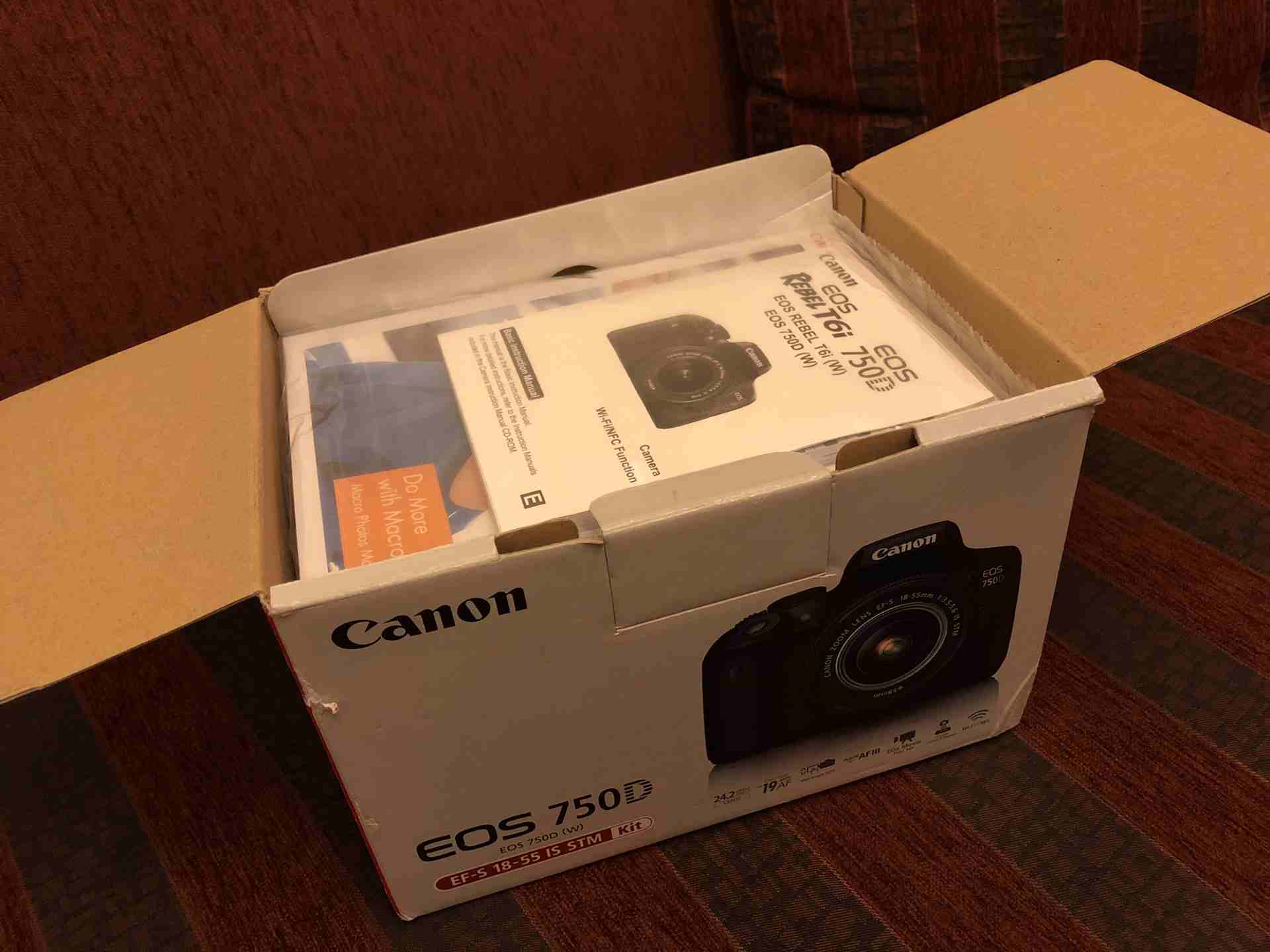 كانون Canon 750D                                            


	 				لا تنسَ أنك شاهدت هذا الإعلان في عنكبوت            
	 				
                            كاميرا كانون 750D 
صناعة يابانية مش تاي...