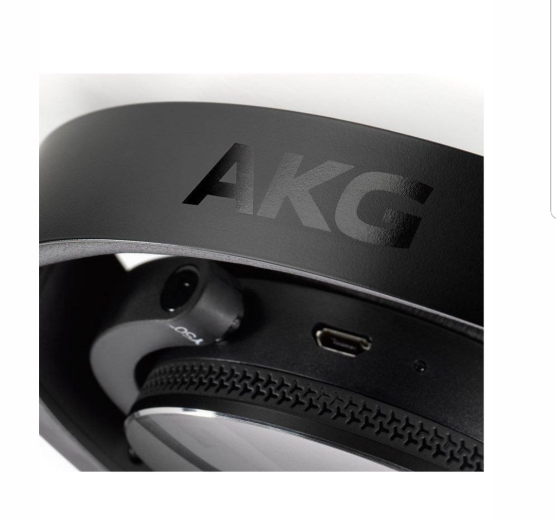 AkG سماعة نوت 9
لا تنسَ أنك شاهدت هذا الإعلان في عنكبوت
سماعات اجت مع بكج نوت 9
جداد استخدمو...