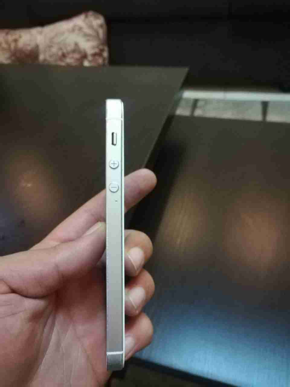 ايفون 5s وكاله مع جميع اغرضه
لا تنسَ أنك شاهدت هذا الإعلان في عنكبوت
ايفون 5s وكاله لون سلفر...