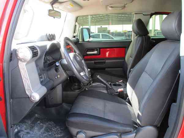 2015 Toyota FJ Cruiser for sale, still very clean in and out. The car is in good and perfect condition, The car has perfect tires and it is GCC Specs. Interested buyer should email me for more details...