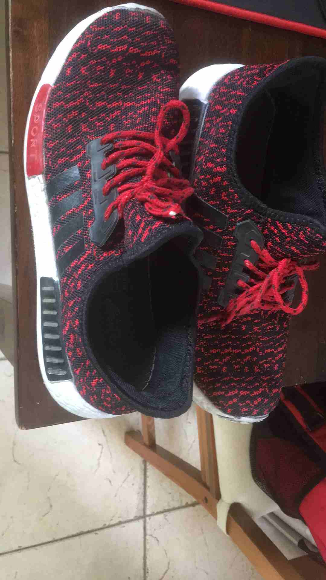Red Shoes For 75 ryals size 42
لا تنسَ أنك شاهدت هذا الإعلان في عنكبوت
Selling this shoes for 75...