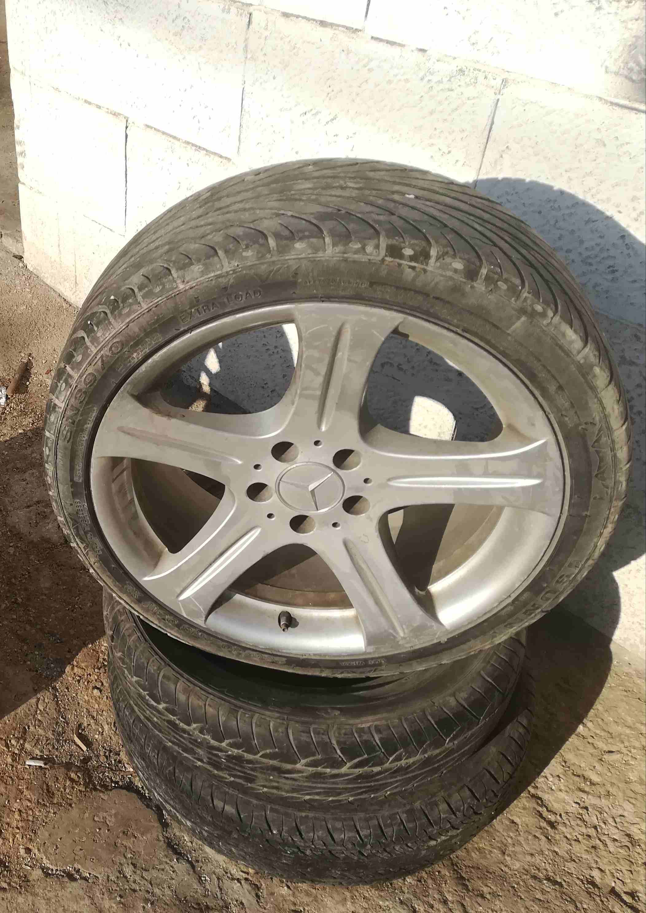 جنط مرسيدس 18                                            


	 				لا تنسَ أنك شاهدت هذا الإعلان في عنكبوت            
	 				
                            طقم جنطات مرسيدس 18 معه اربع فردات كوشوك 
ف...