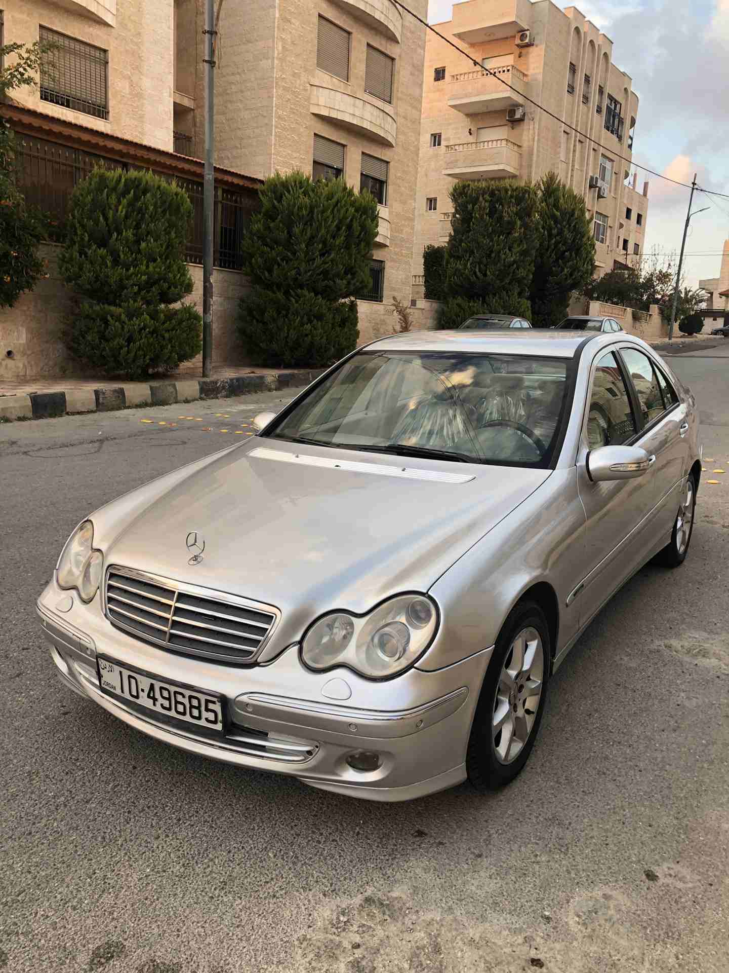 مرسيدس C180 كومبرسير 2005 فل اتوماتيك فحص كامل 7 جيد بحالة الوكالة
لا تنسَ أنك شاهدت هذا الإعلان في عنكبوت...