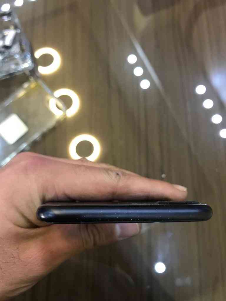 ايفون 7 بلس 32 جيجا
لا تنسَ أنك شاهدت هذا الإعلان في عنكبوت
معاه كرتونه وشاحن فقط
الجهاز نصيف...