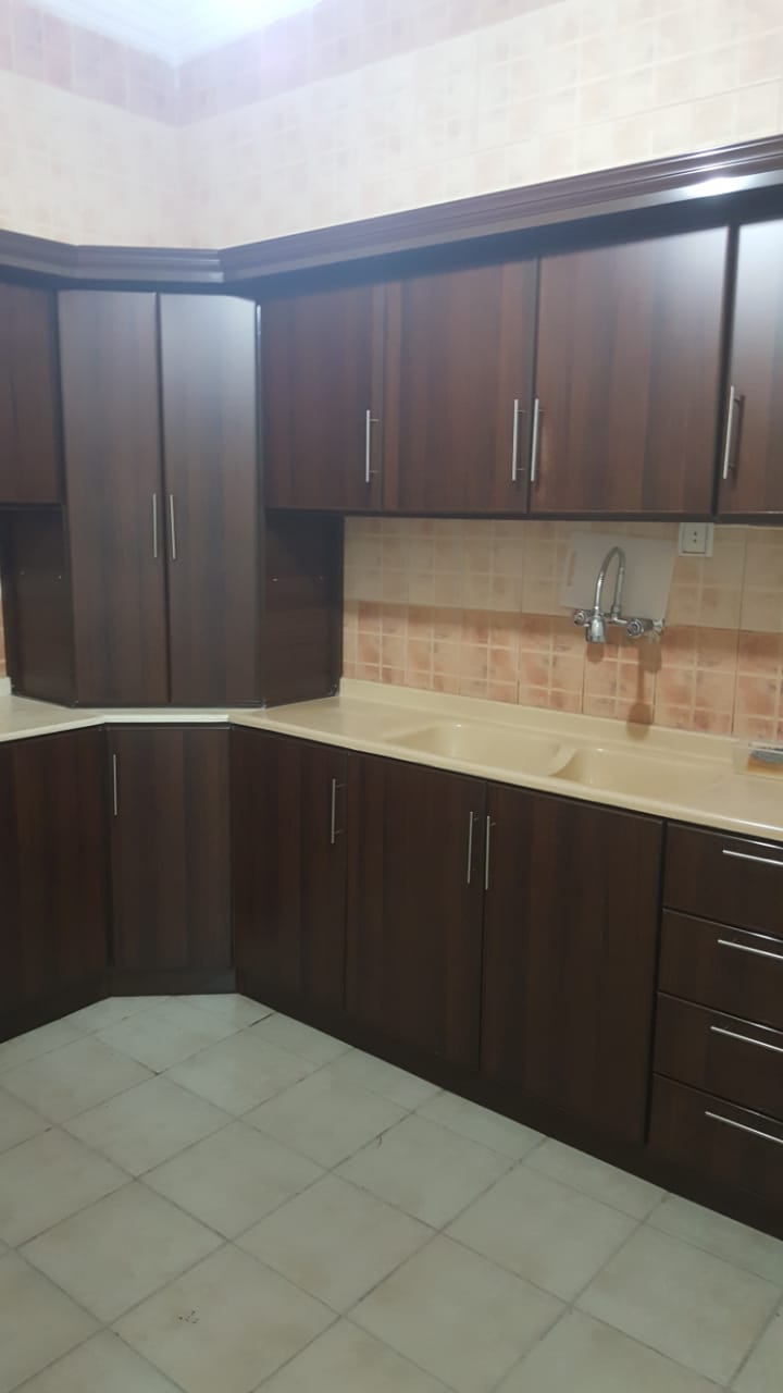 دولاب مطبخ                                            


	 				لا تنسَ أنك شاهدت هذا الإعلان في عنكبوت            
	 				
                                دوالاب مطبخ شبه جديد استعمال بسيط طول 2.5م...