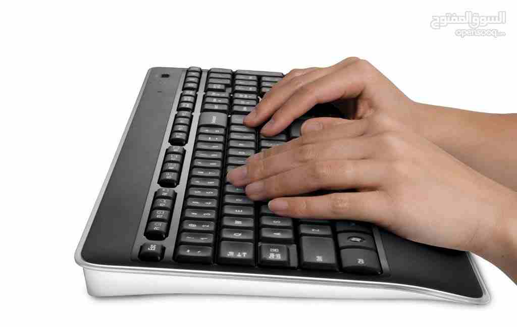 Logitech K800 Wireless Illuminated Keyboard كيبورد لوجيتيك
لا تنسَ أنك شاهدت هذا الإعلان في عنكبوت...